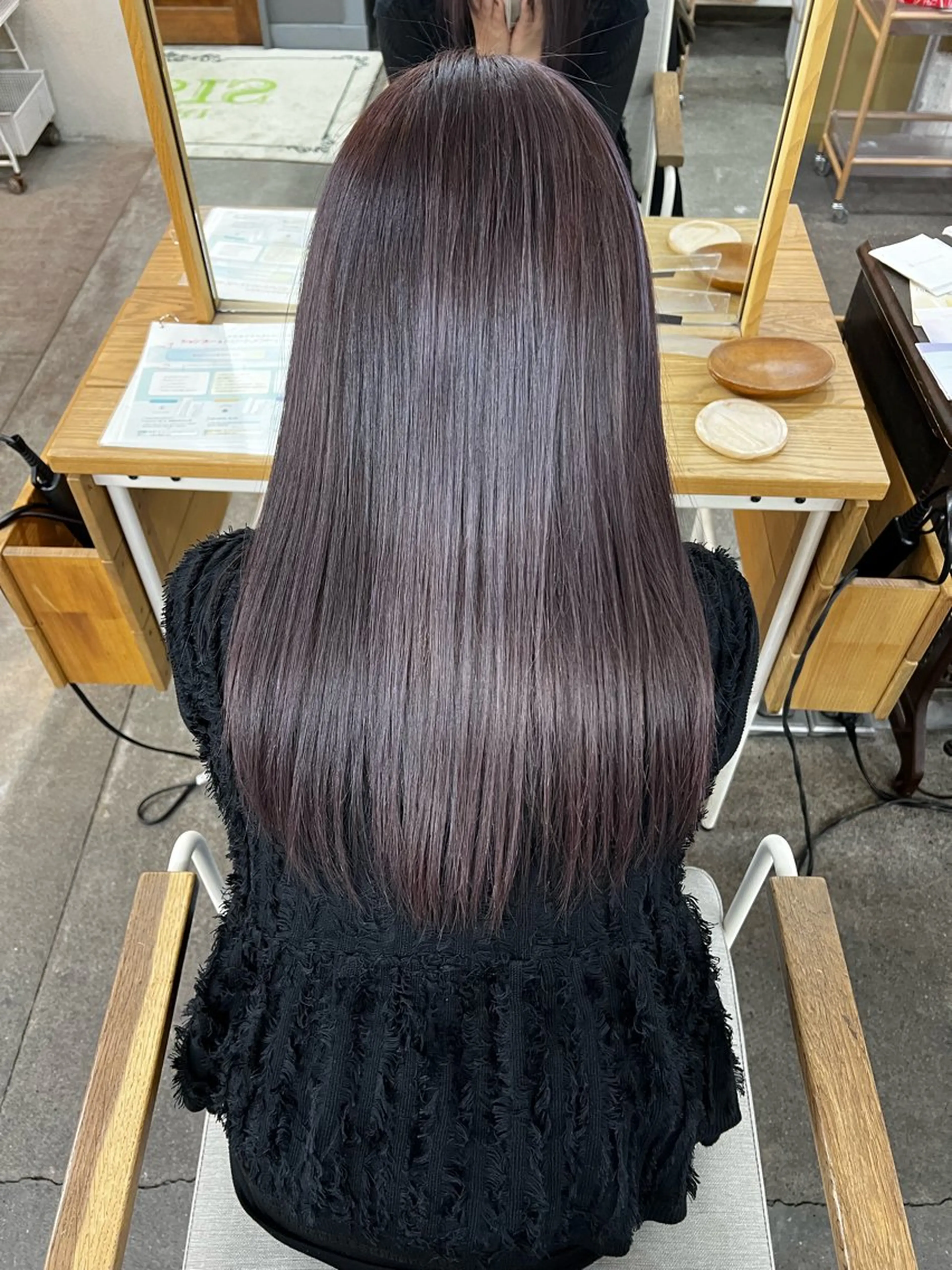 ロング カット ヘアカラー トリートメント LOMARLIE/ NATUMIのヘアスタイル