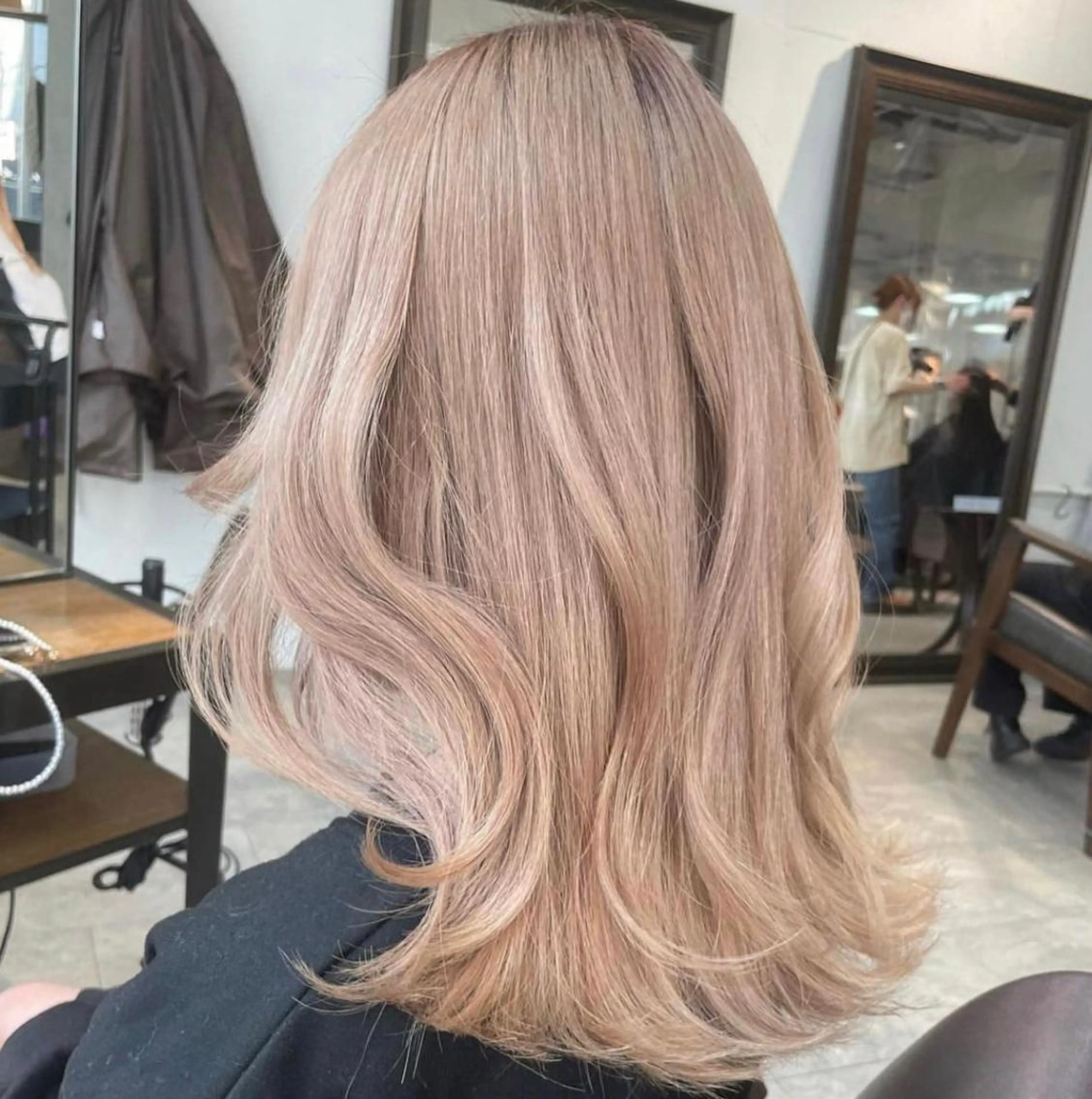 ロング カラー ヘアアレンジ カット ヘアカラー 🌹TikTok４万 ﾌｫﾛﾜｰ🌹AKIのヘアスタイル