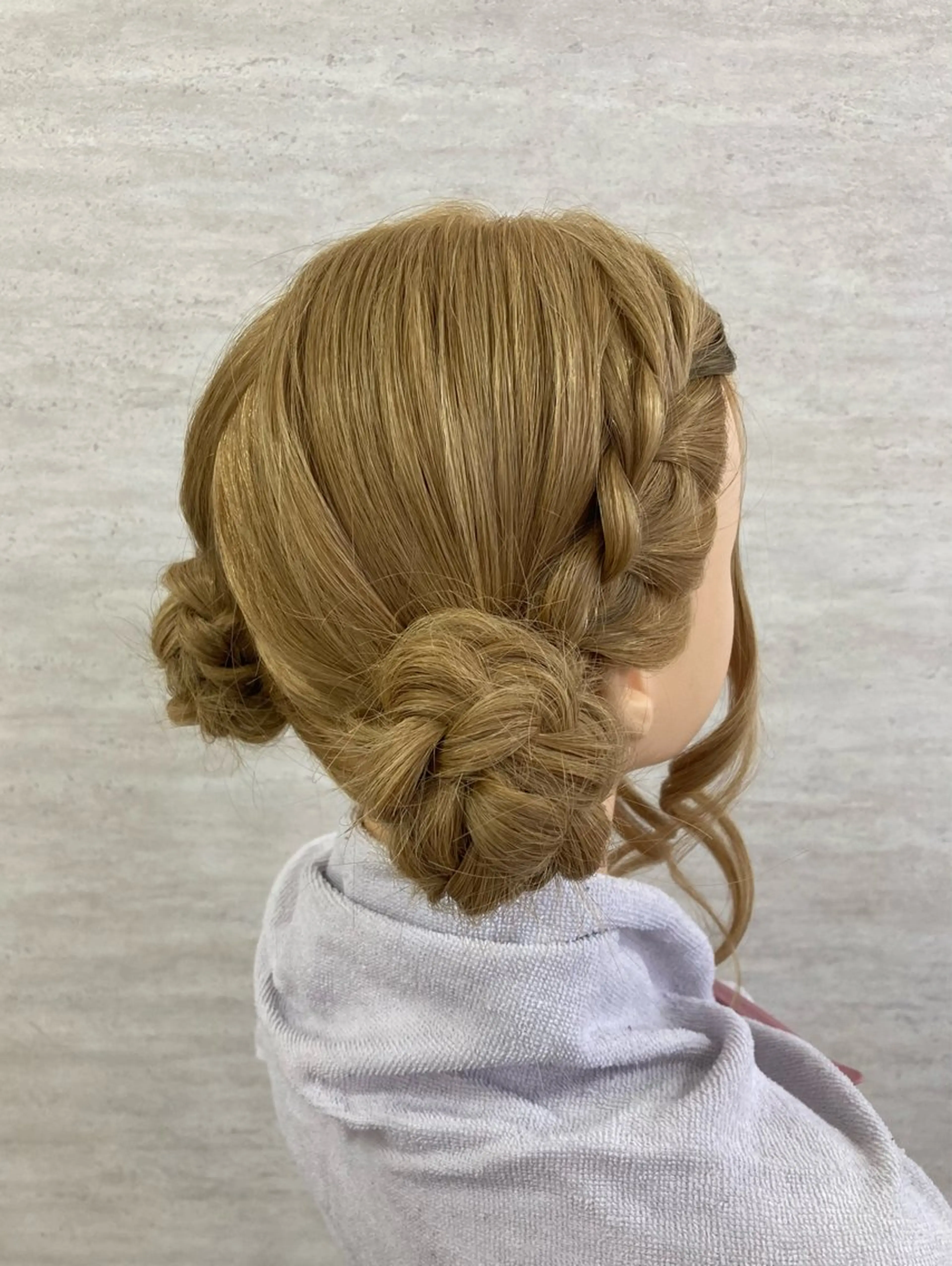 スタイル指定あり　ツインお団子の写真