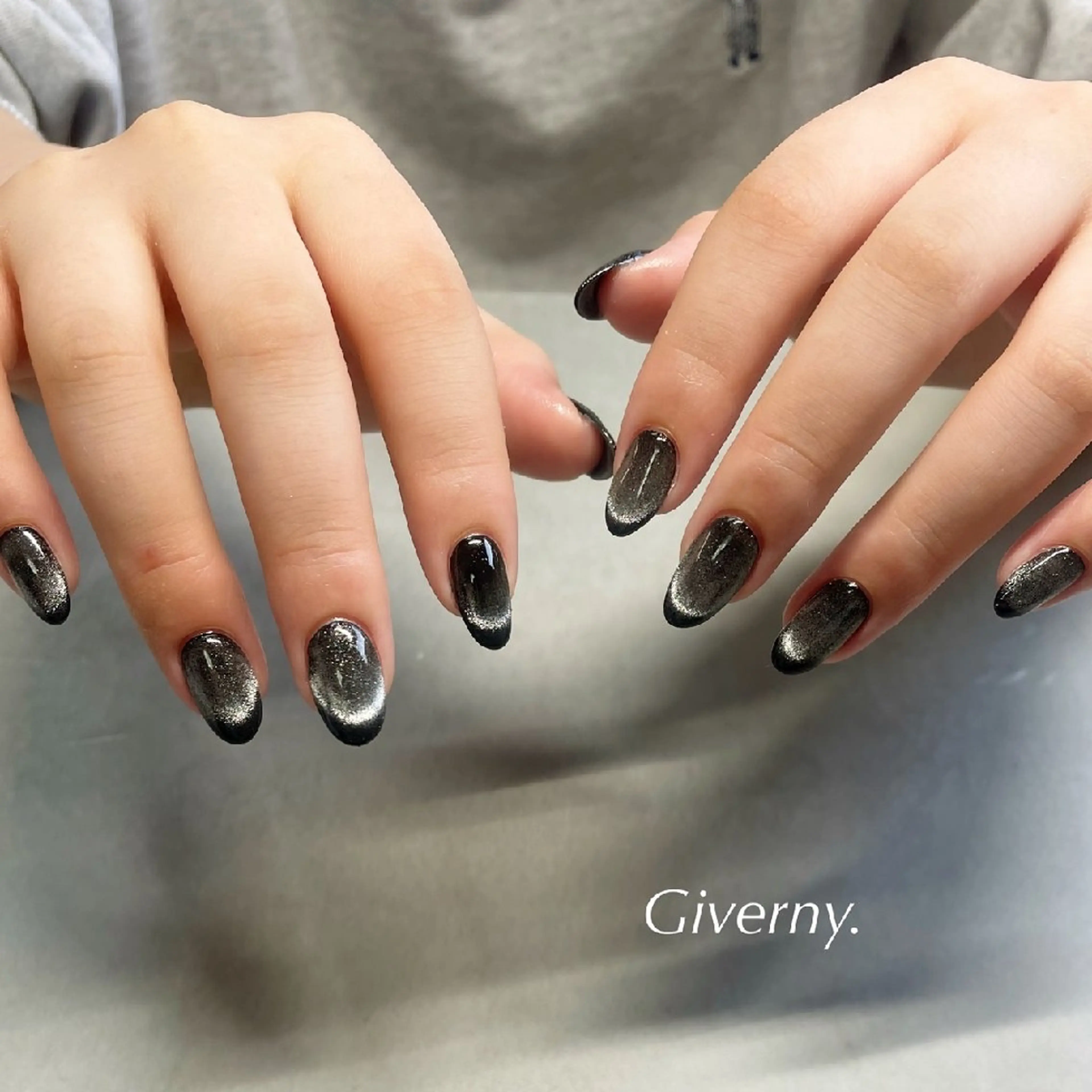 ネイル フレンチネイル マグネットネイル マグネットフレンチ ハンドネイル Giverny .のネイルデザイン