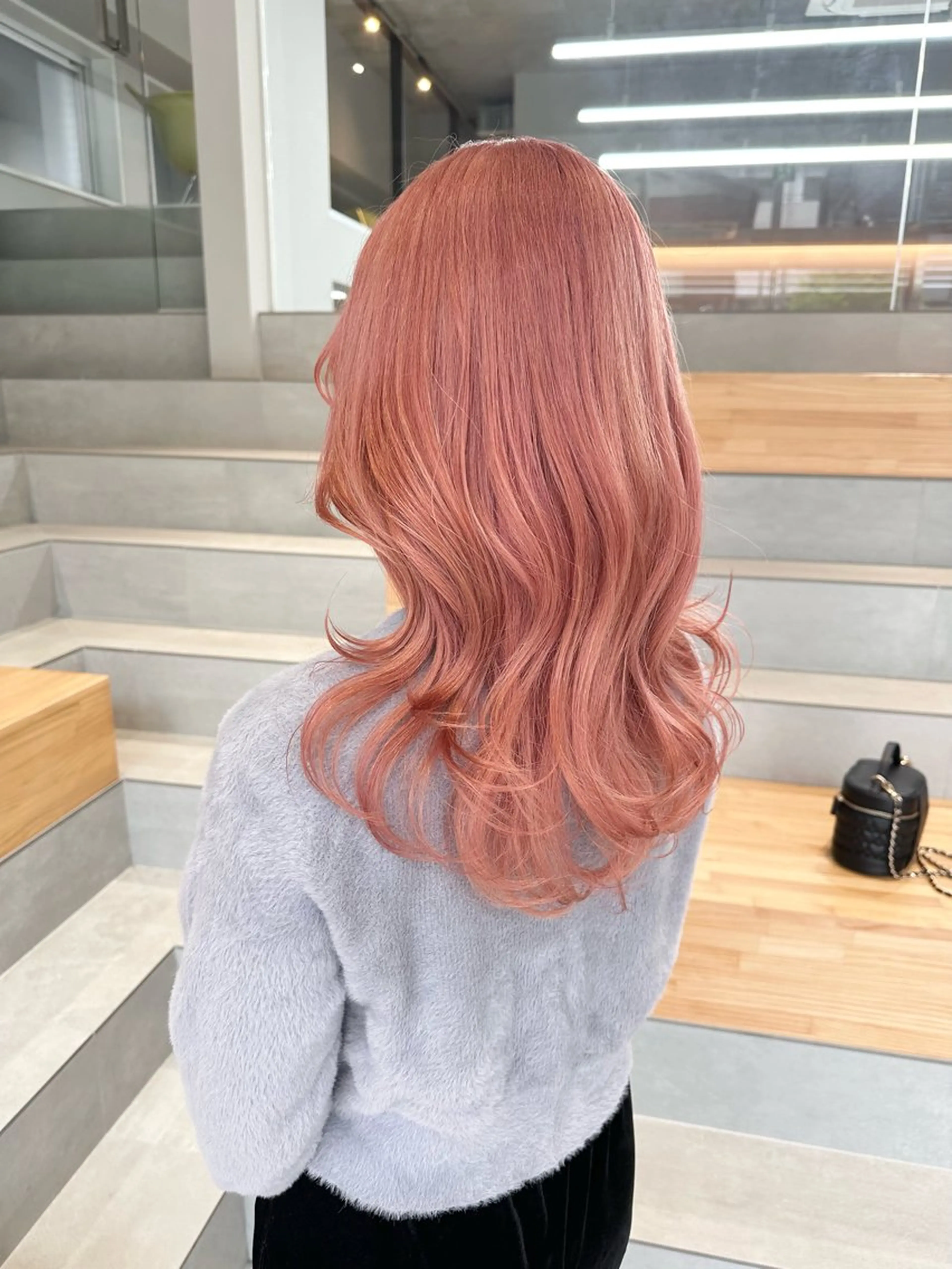 ロング カラー ピンクカラー 染谷 遥花のヘアスタイル