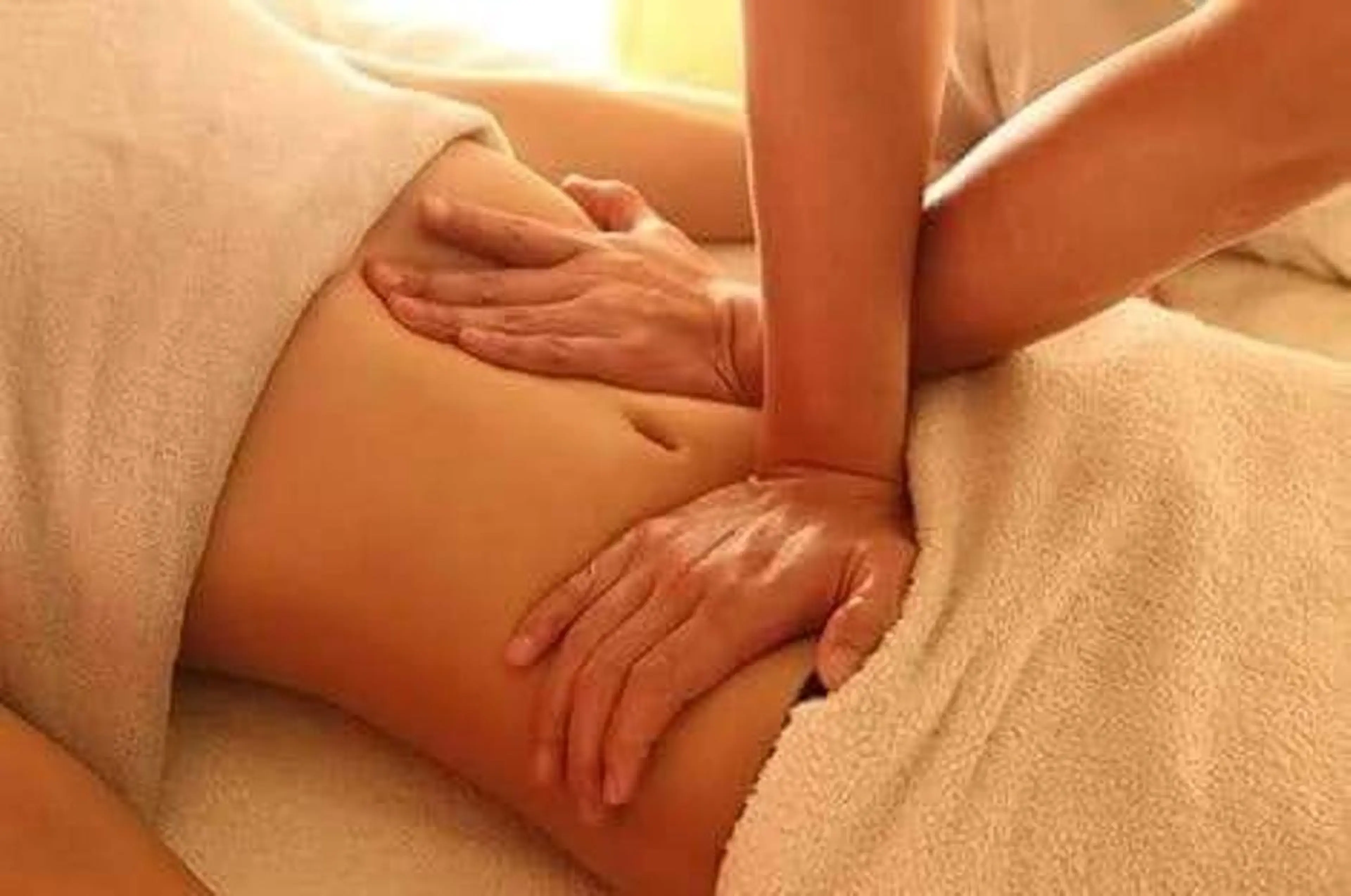 【バランス】全身アロマオイルマッサージ＋腸マッサージ＋ホットストーン＋足浴付 60分の写真