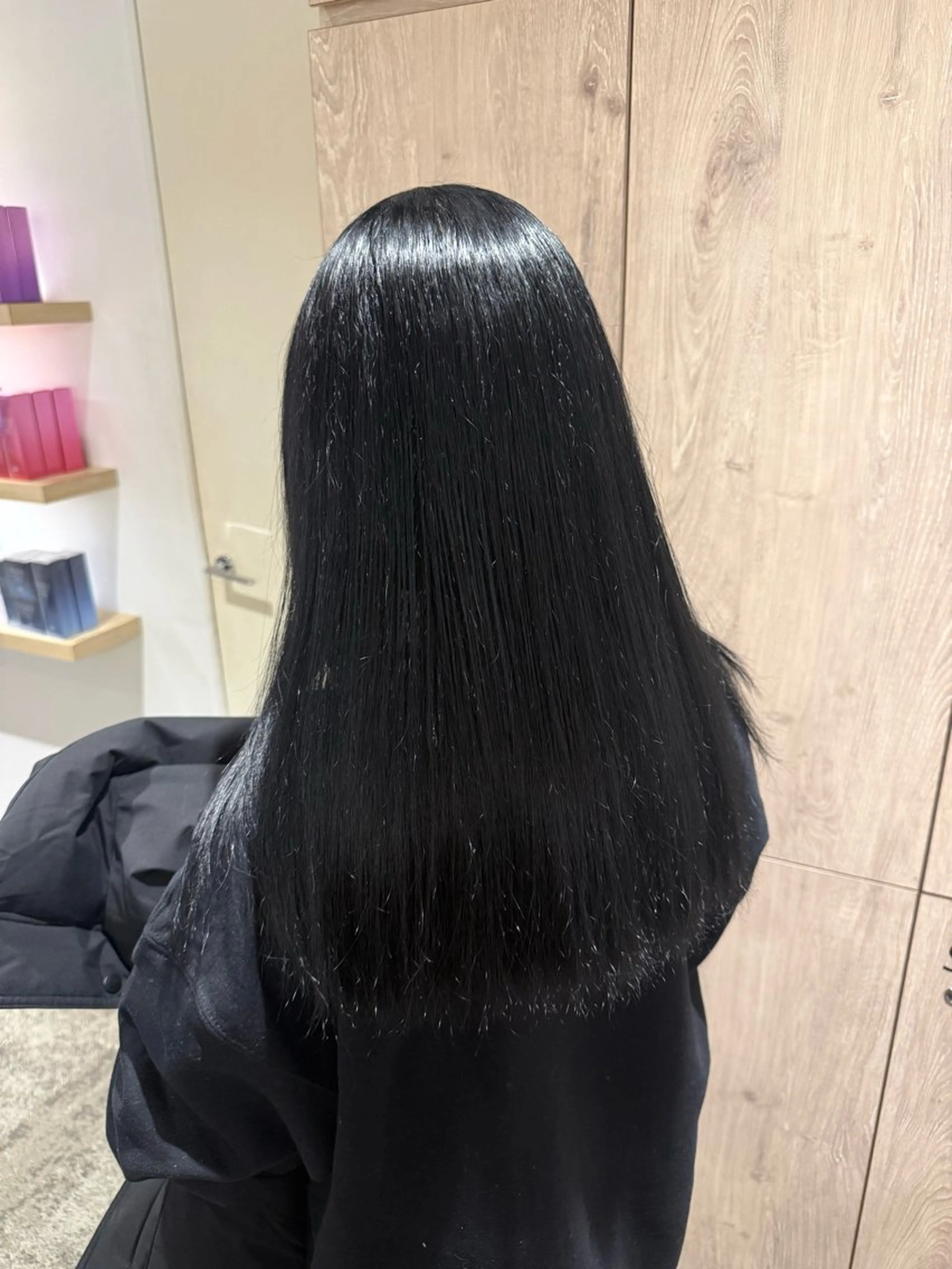 ロング カラー 黒髪 ブリーチ ヘアカラー HETTU所属・戸田 美蘭のヘアスタイル