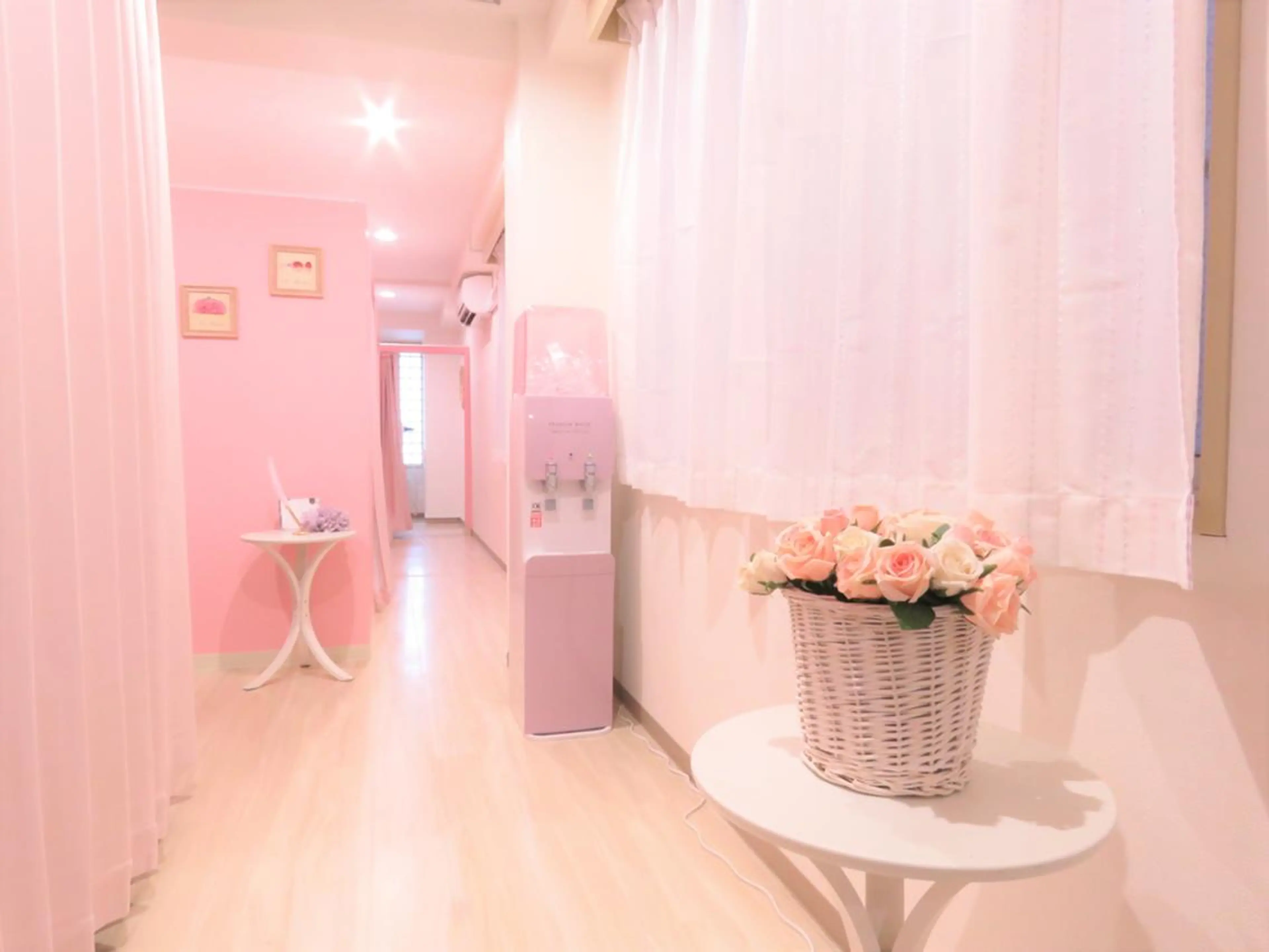 マツエク・マツパ ネイル キッズ メンズ ヘアアレンジ パーマ カラー ミディアム 都度払い脱毛サロン エピジェンヌ新宿店のエステ・リラクイメージ