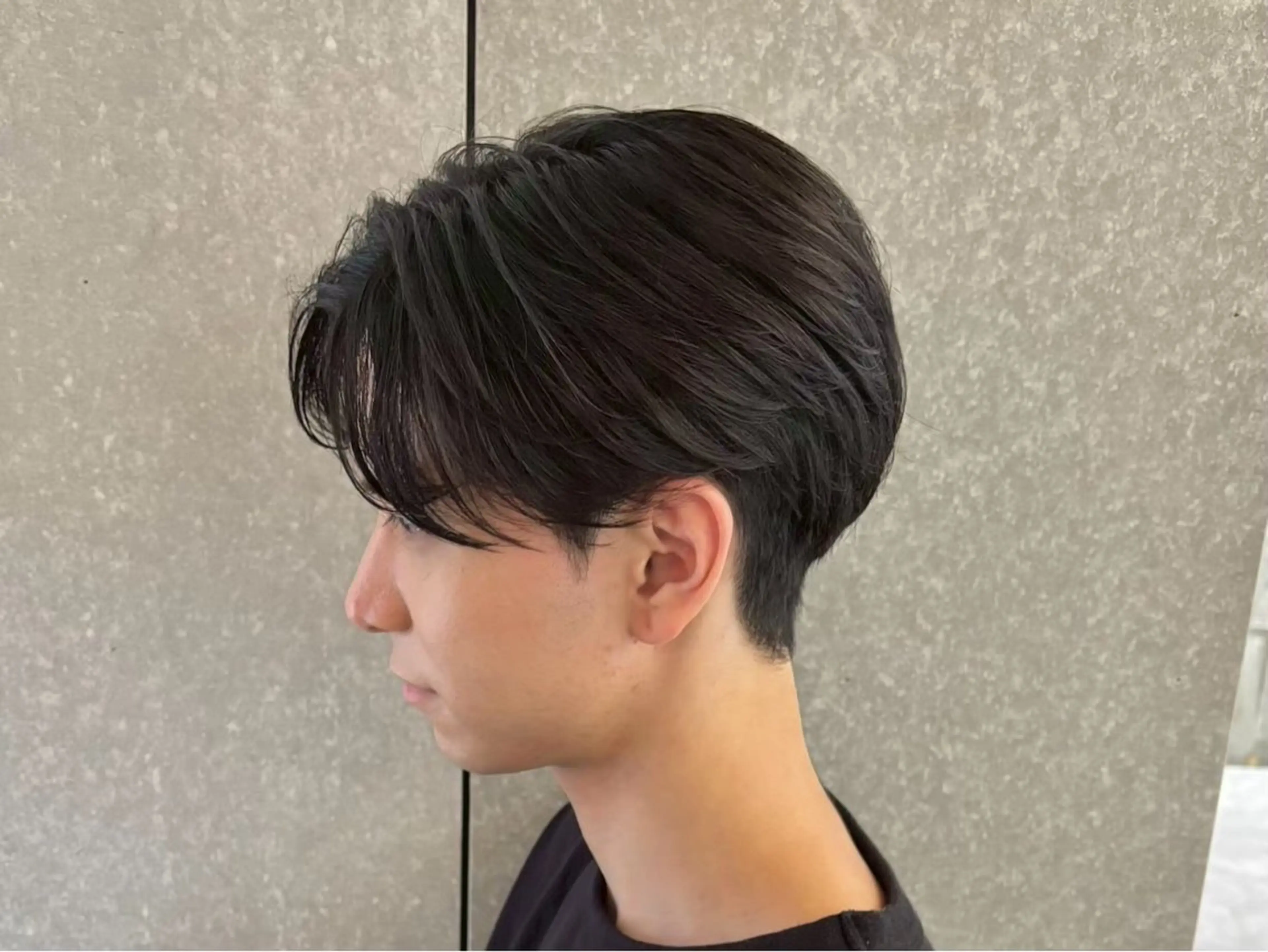 ミディアム メンズ ミディアムパーマ センターパート メンズパーマ 小顔カット RE:ALL by Niau  MEN'S HAIR【リオールバイニアウメンズヘア】所属・福田 世奈のヘアスタイル