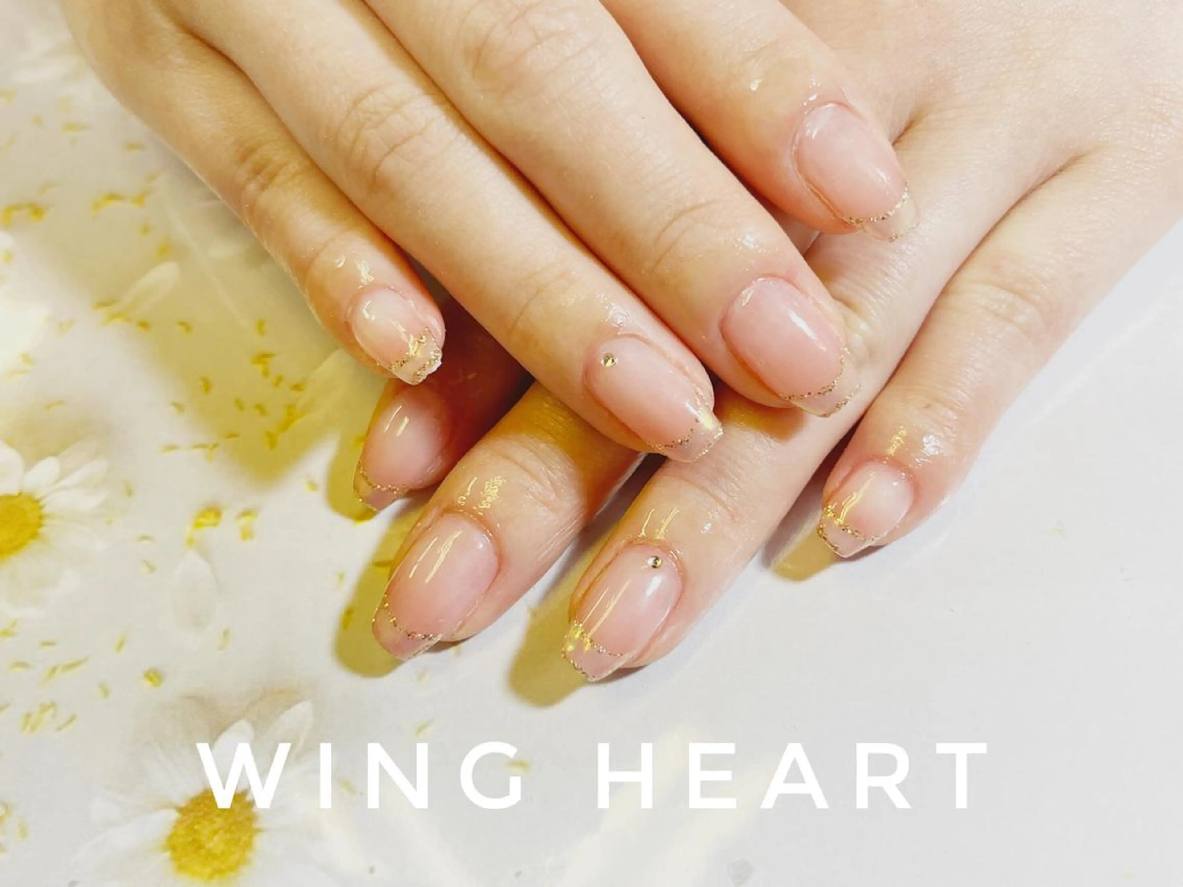 ミディアム ネイル ハンドネイル H NANAのネイルデザイン