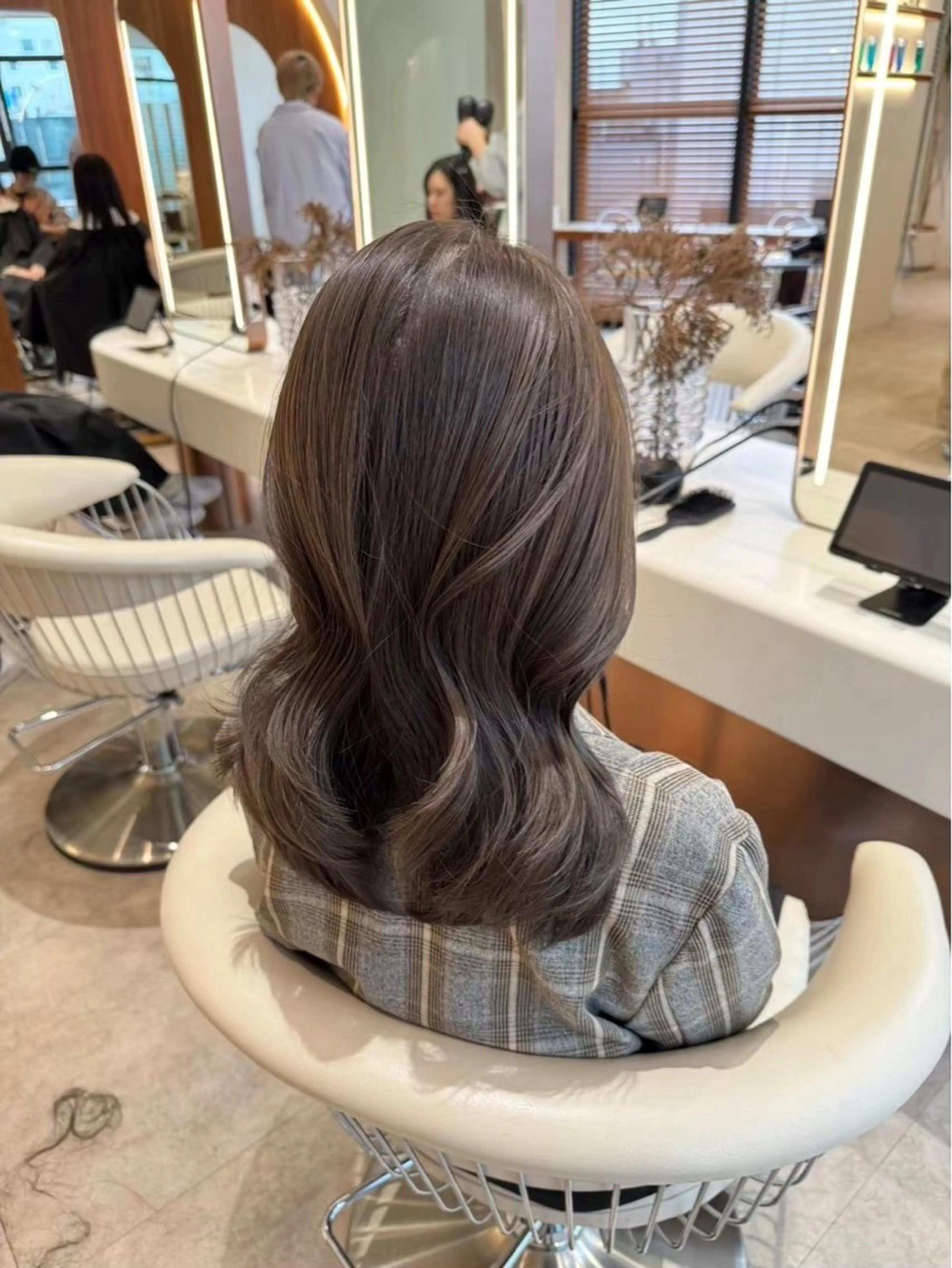 セミロング カラー ブリーチ ブリーチなしカラー カット ヘアカラー トリートメント 立川美容師✨️❤️ まゆかのヘアスタイル