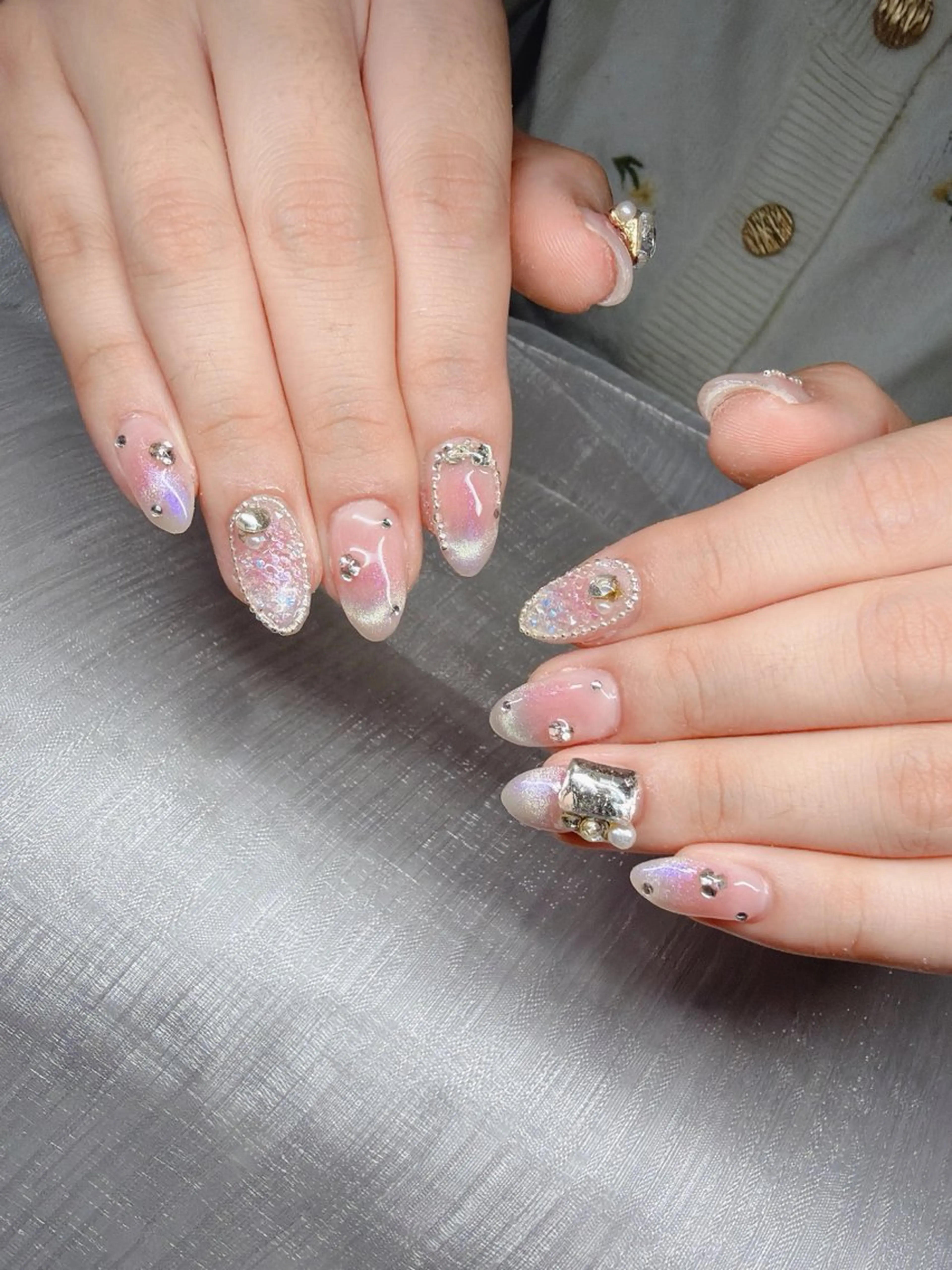 ネイル 長さ出し グラデーション 卒業式 キラキラネイル マグネットネイル ハンドネイル Lee Nailsのネイルデザイン