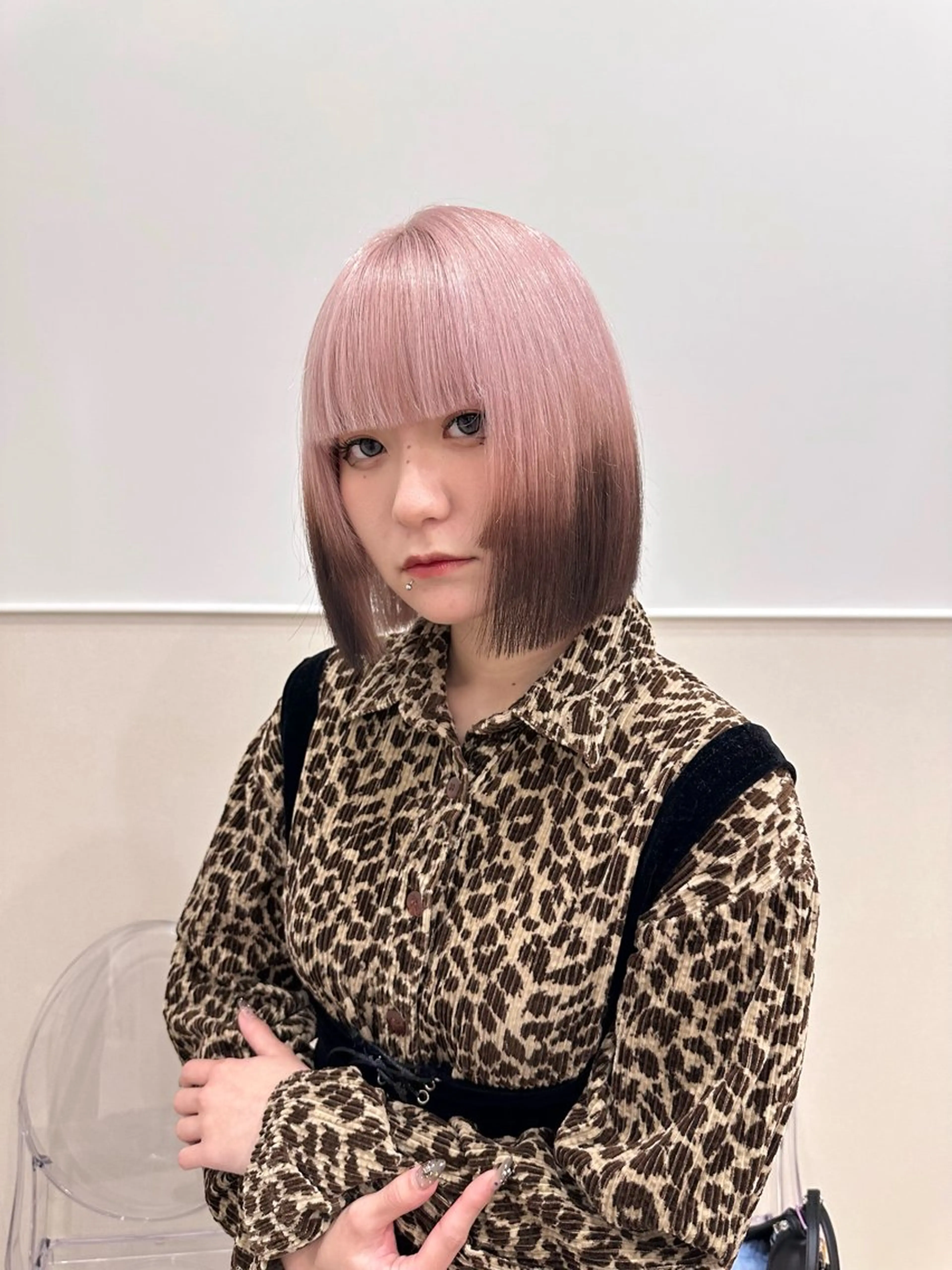ミディアム カラー ブリーチ デザインカラー ハイトーンカラー 卒業式のヘアスタイル 学生 ハイトーン/ ブリーチ/縮毛矯正のヘアスタイル