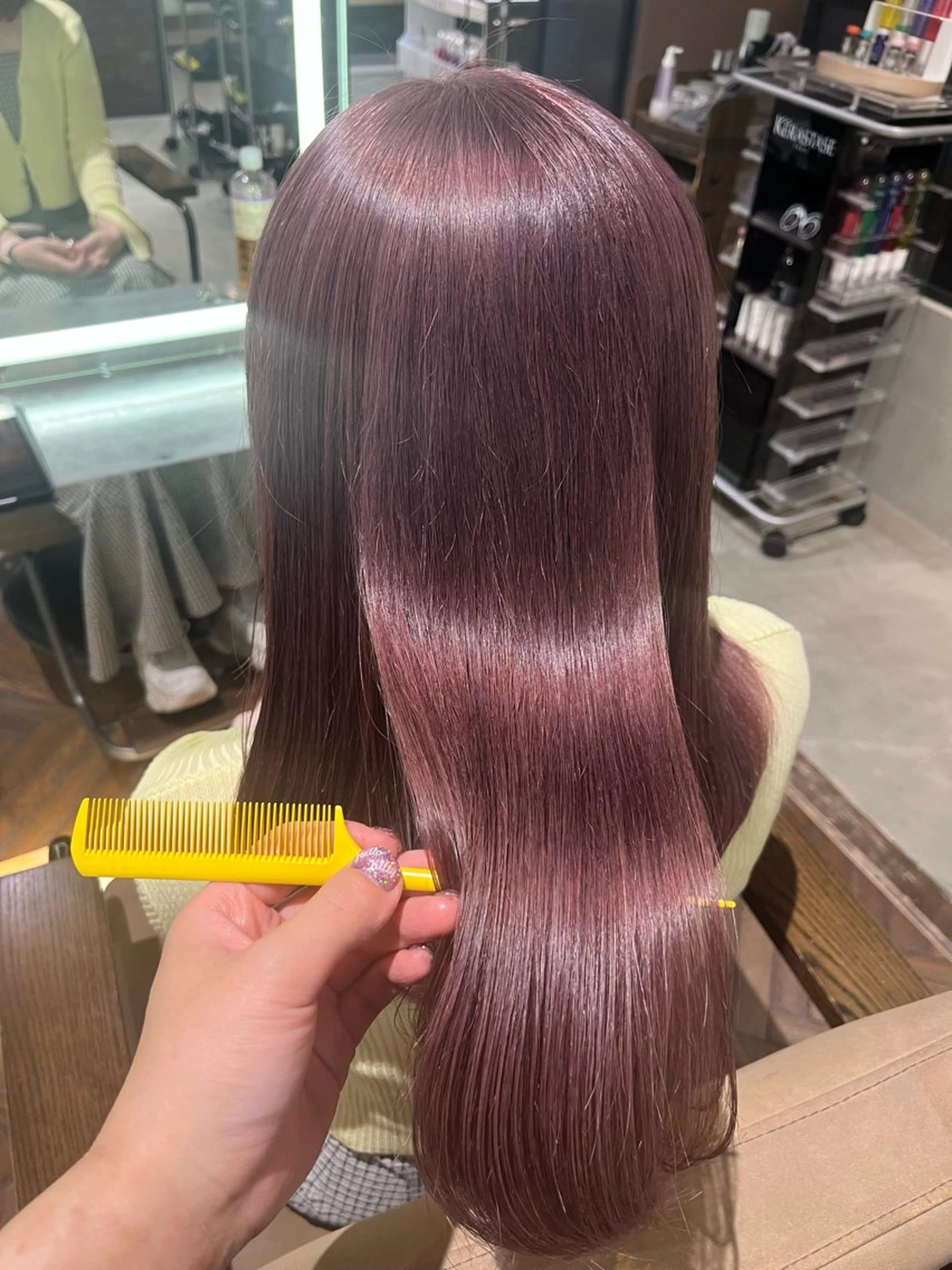 セミロング ラベンダーベージュ 志賀 楓のヘアスタイル
