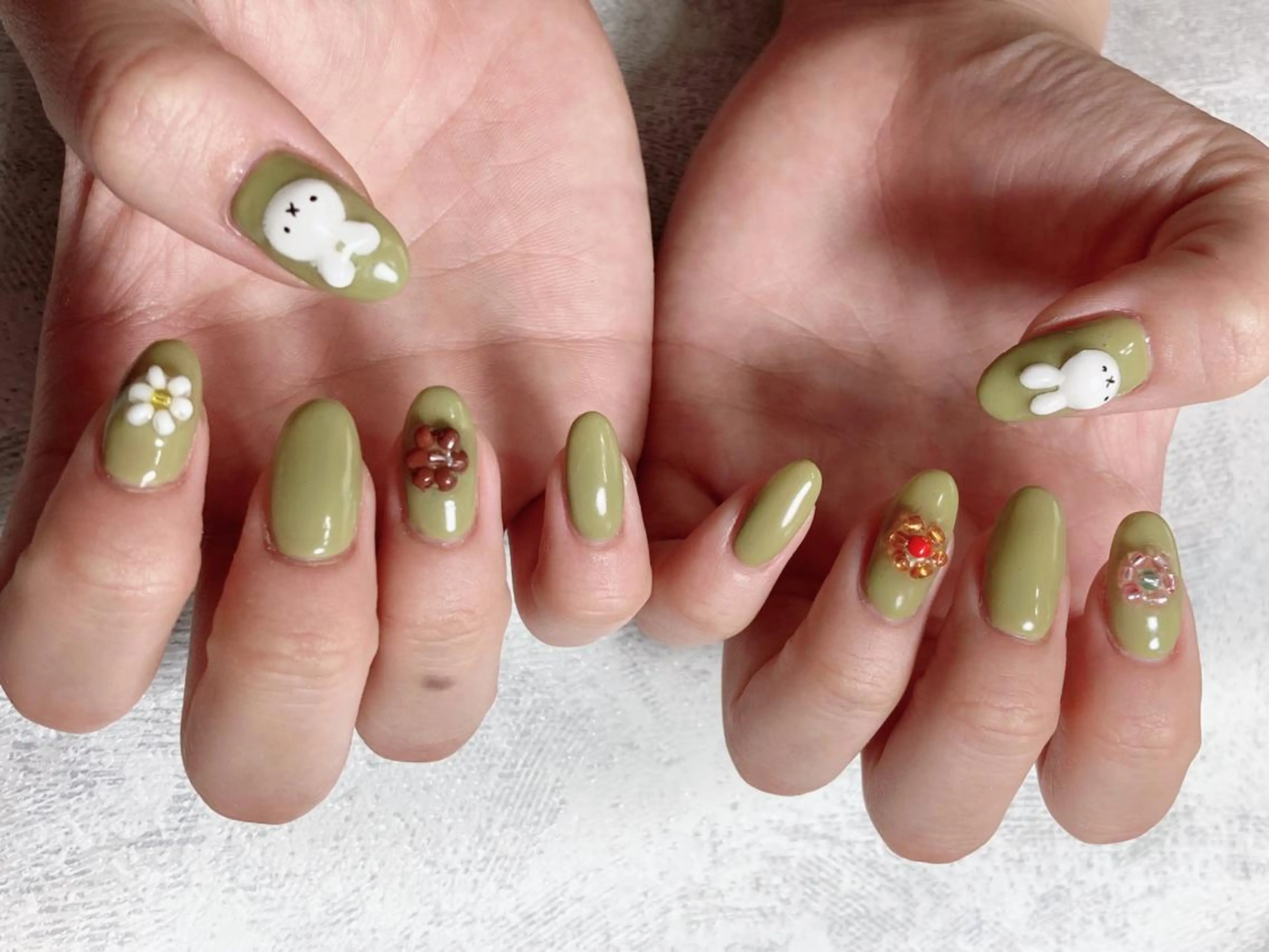 ネイル ハンドネイル フットネイル rea .のネイルデザイン