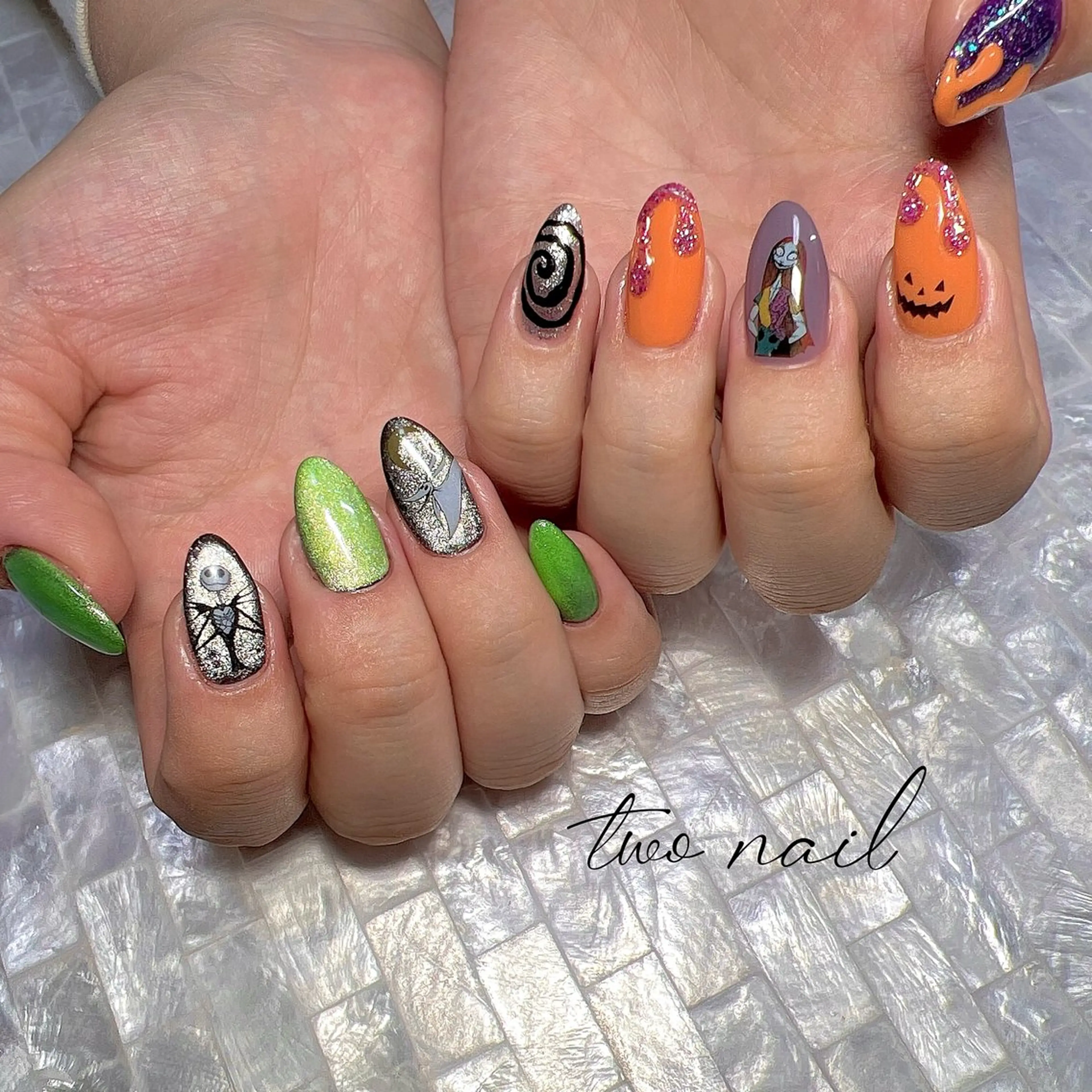 ネイル キラキラネイル ネイルチップ ホワイト ハンドネイル two nailのネイルデザイン