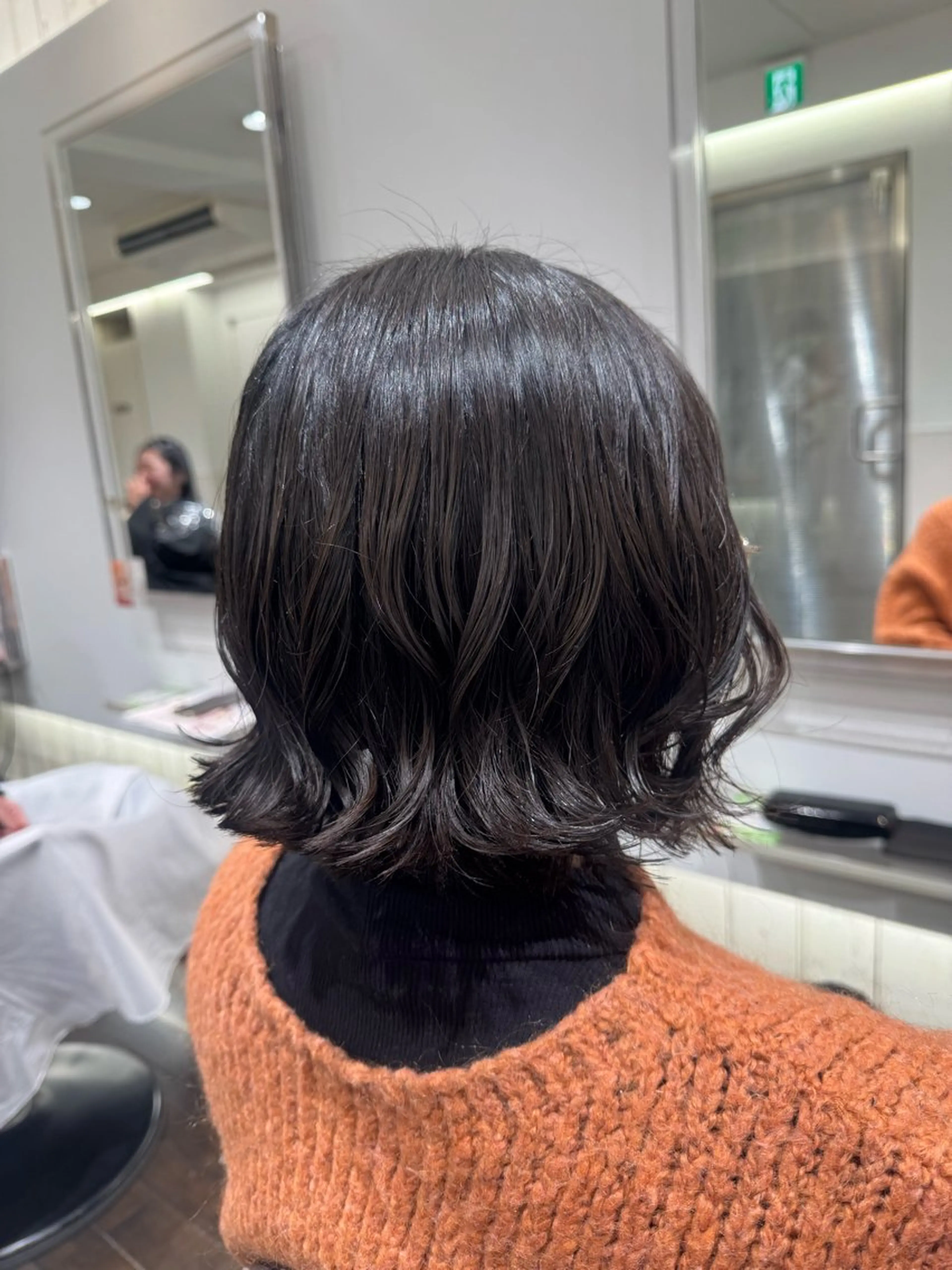 ショート カット パーマ トリートメント 大人可愛い♡コテ巻き パーマ🌼杉田 萌恵のヘアスタイル