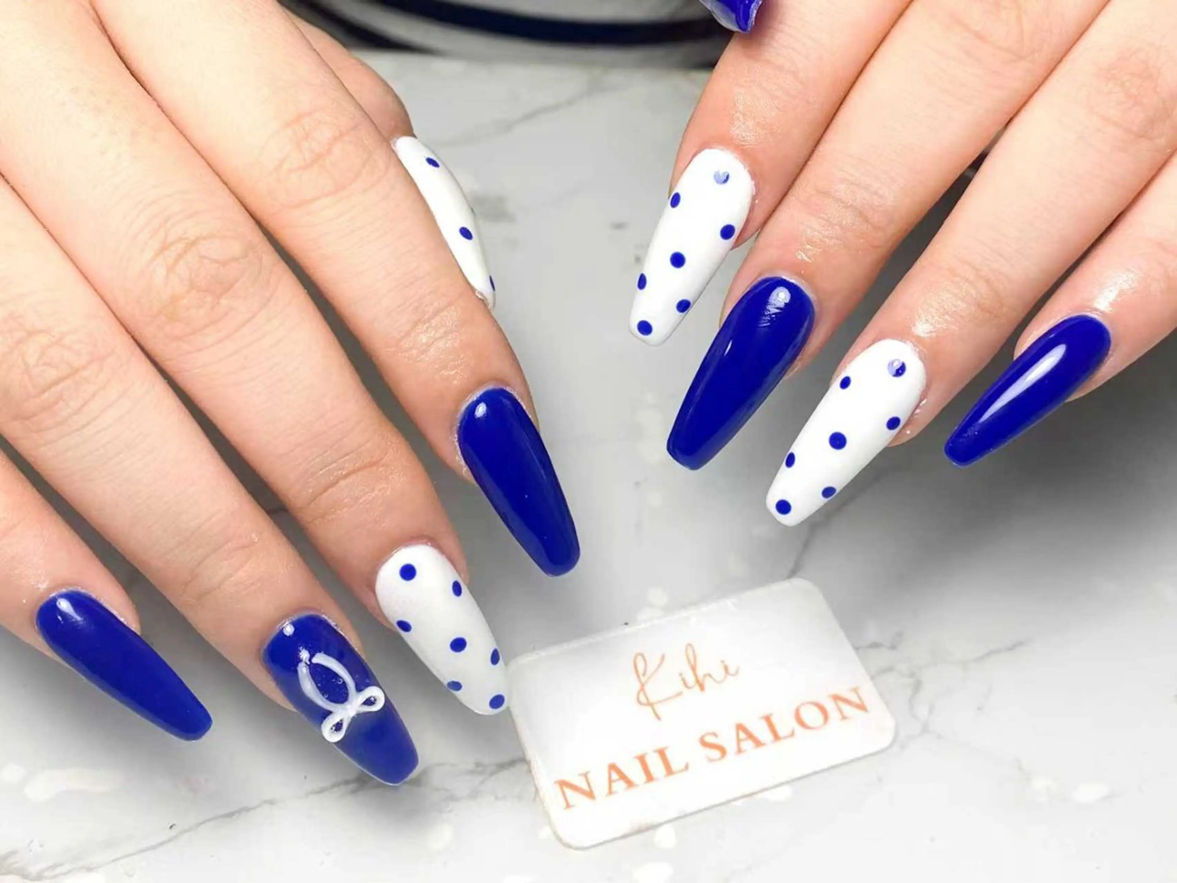 ネイル アートネイル フレンチネイル ジェルネイル グラデーション 韓国ネイル ハンドネイル さくら💮💮 【オフ無料】のネイルデザイン