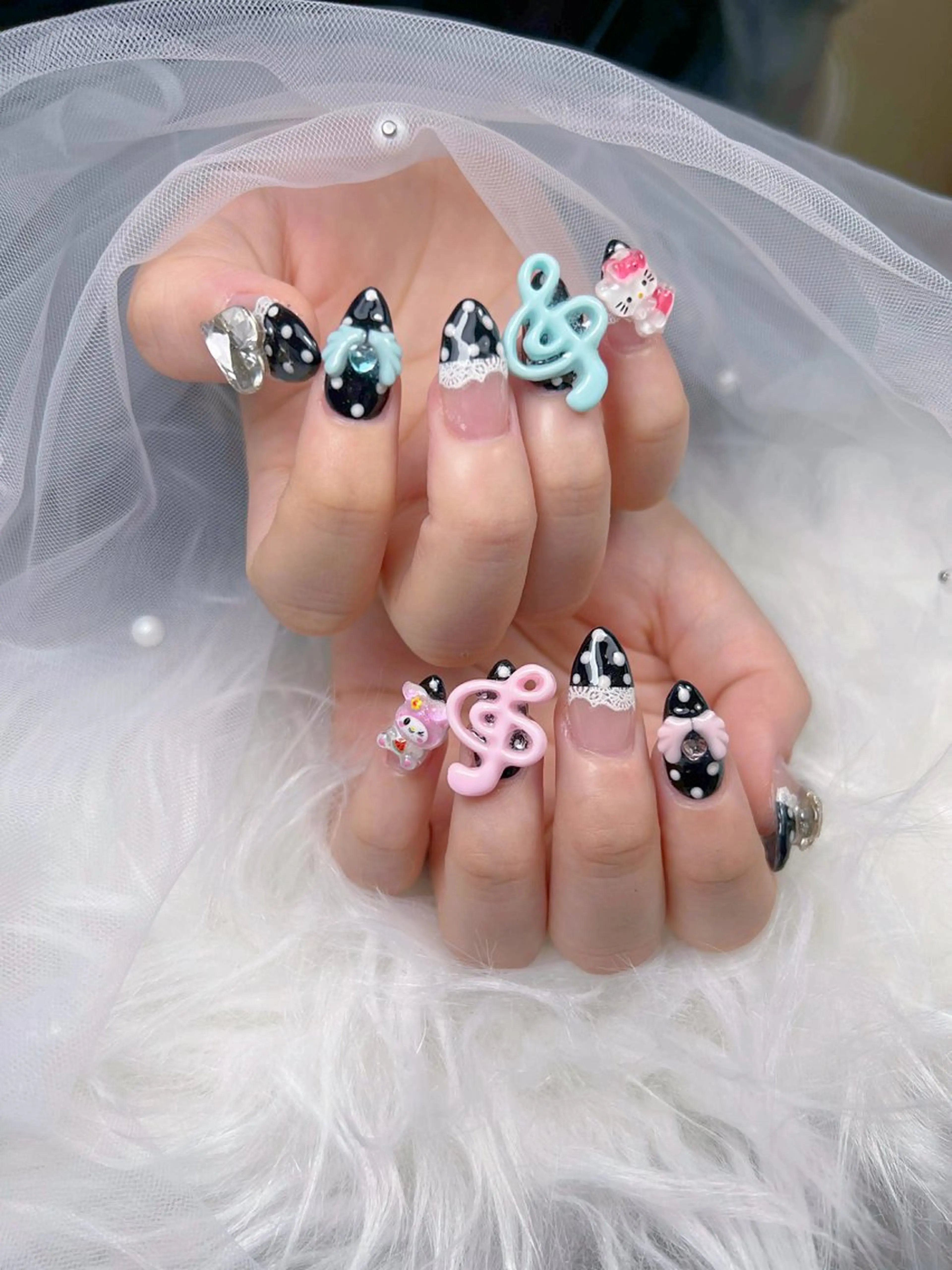 ネイル アートネイル オーロラネイル チークネイル 長さ出し フットネイル Miya _nailのネイルデザイン