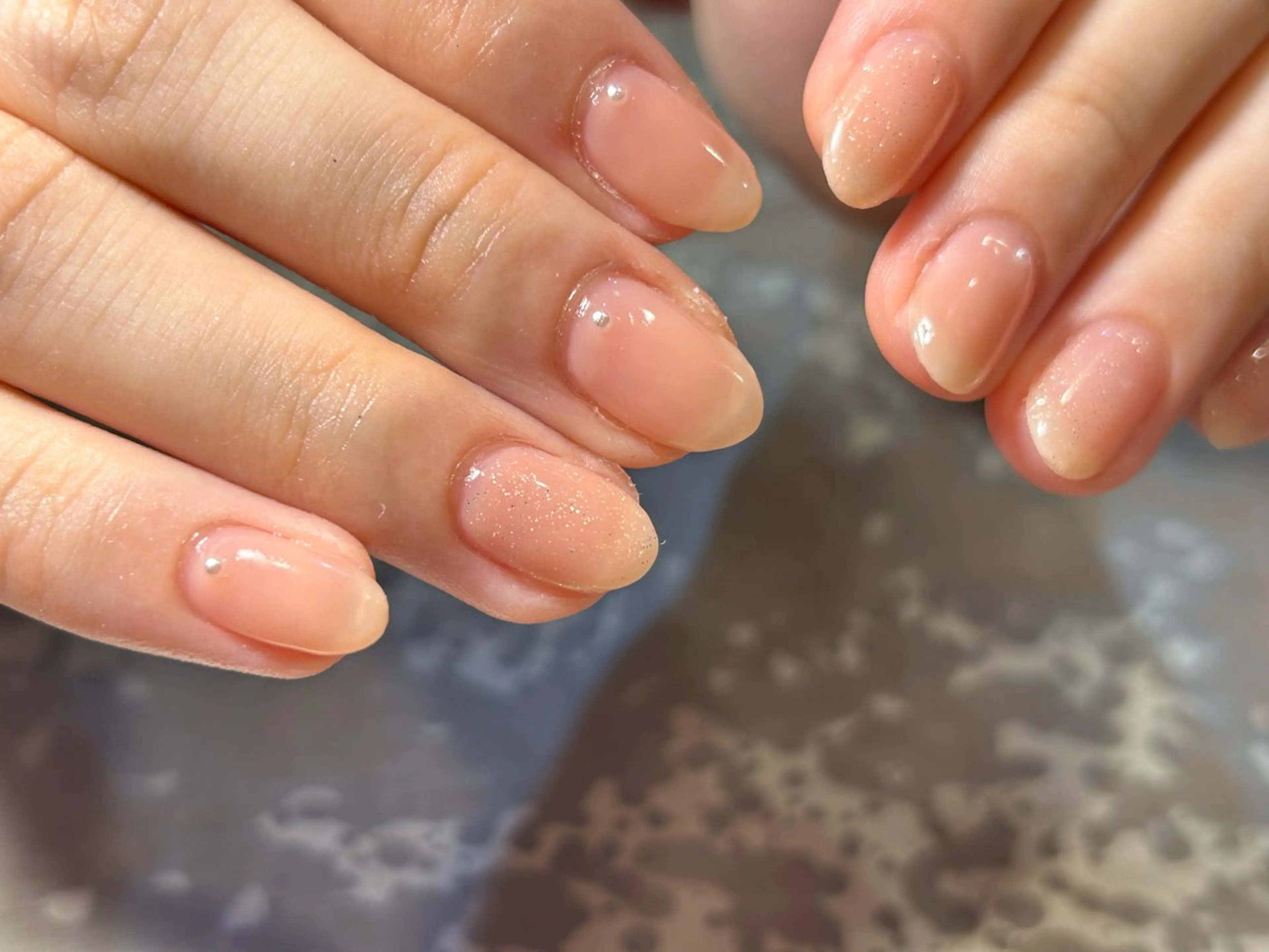 ネイル ラメ(グリッター) ニュアンスネイル オフィスネイル シンプルネイル ハンドネイル ハンドケア ＊ misa ＊のネイルデザイン