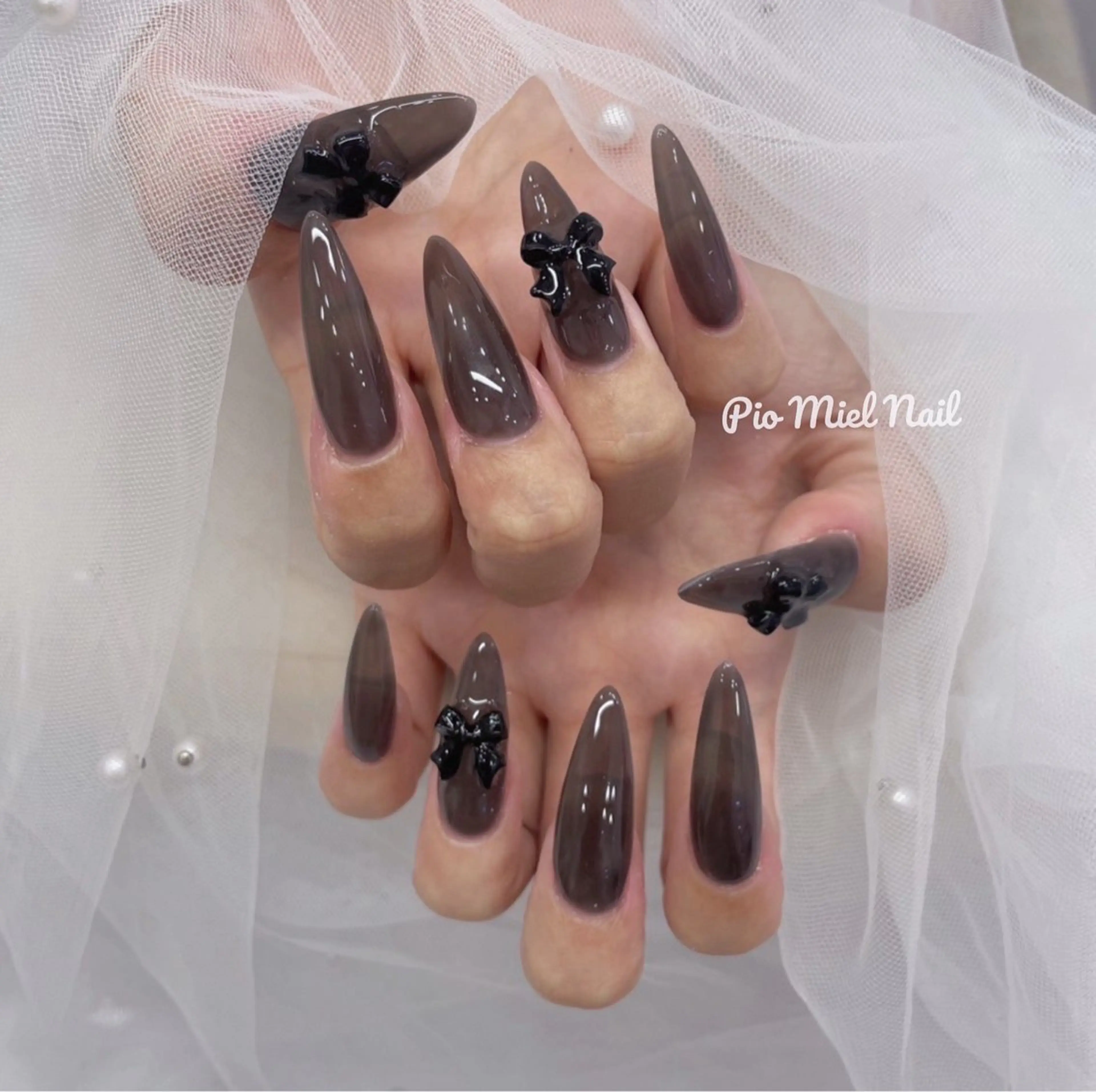 ミディアム 韓国風ヘア ハンドネイル momo 長さだしのネイルデザイン