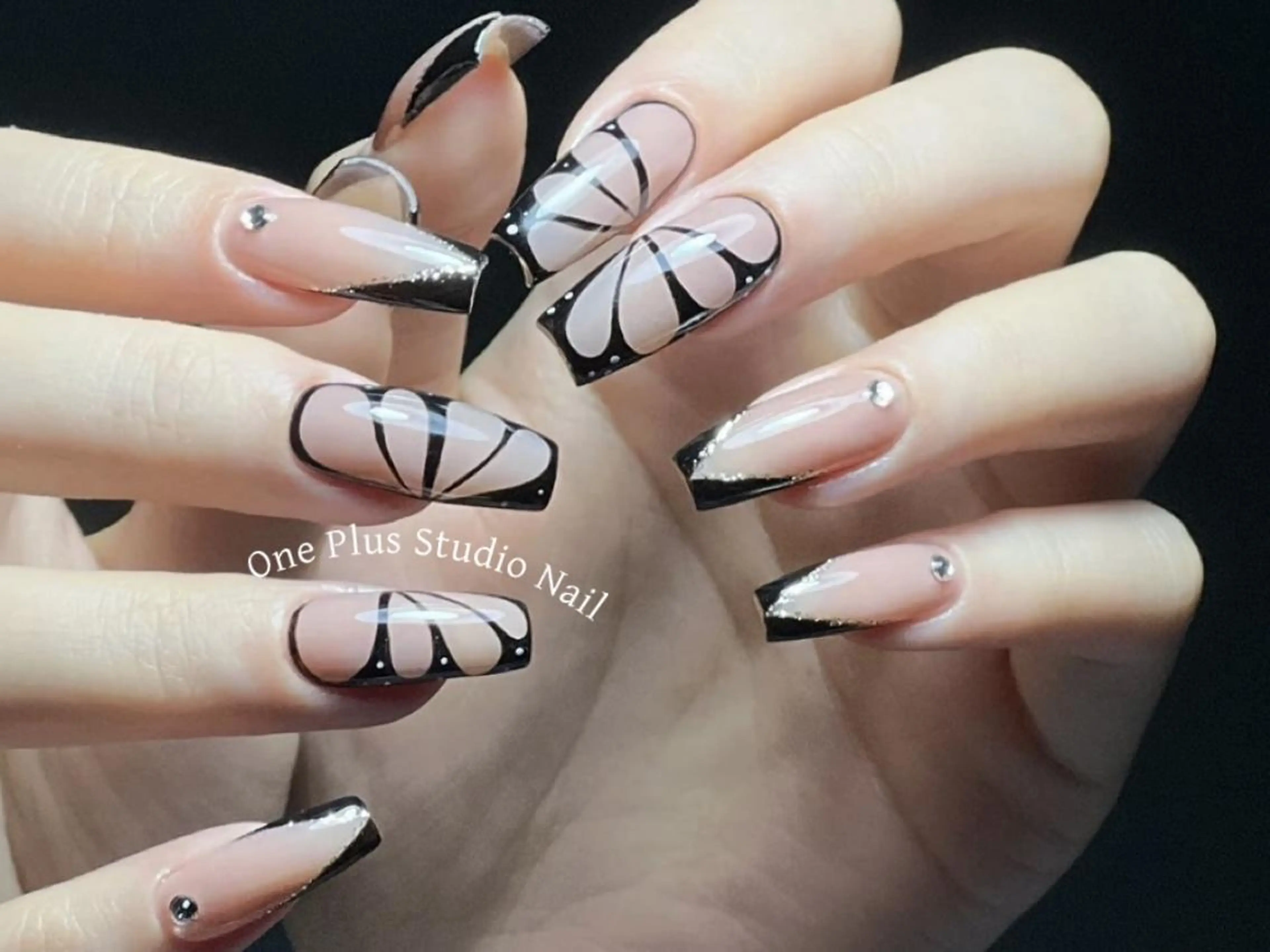ネイル アートネイル オーロラネイル ガーリー キラキラネイル 韓国ネイル One plus StudioNailのネイルデザイン