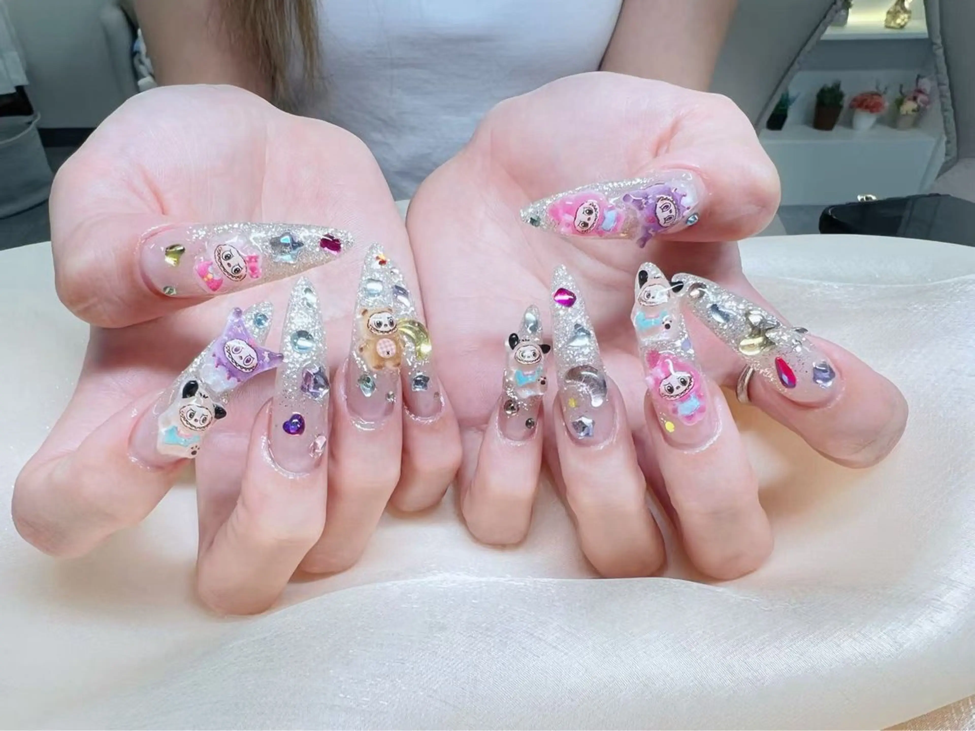 ネイル アートネイル チークネイル 長さ出し フットネイル ジェルネイル ハンドネイル ハンドケア ラッキーネイルサロン 西川口東口店のネイルデザイン