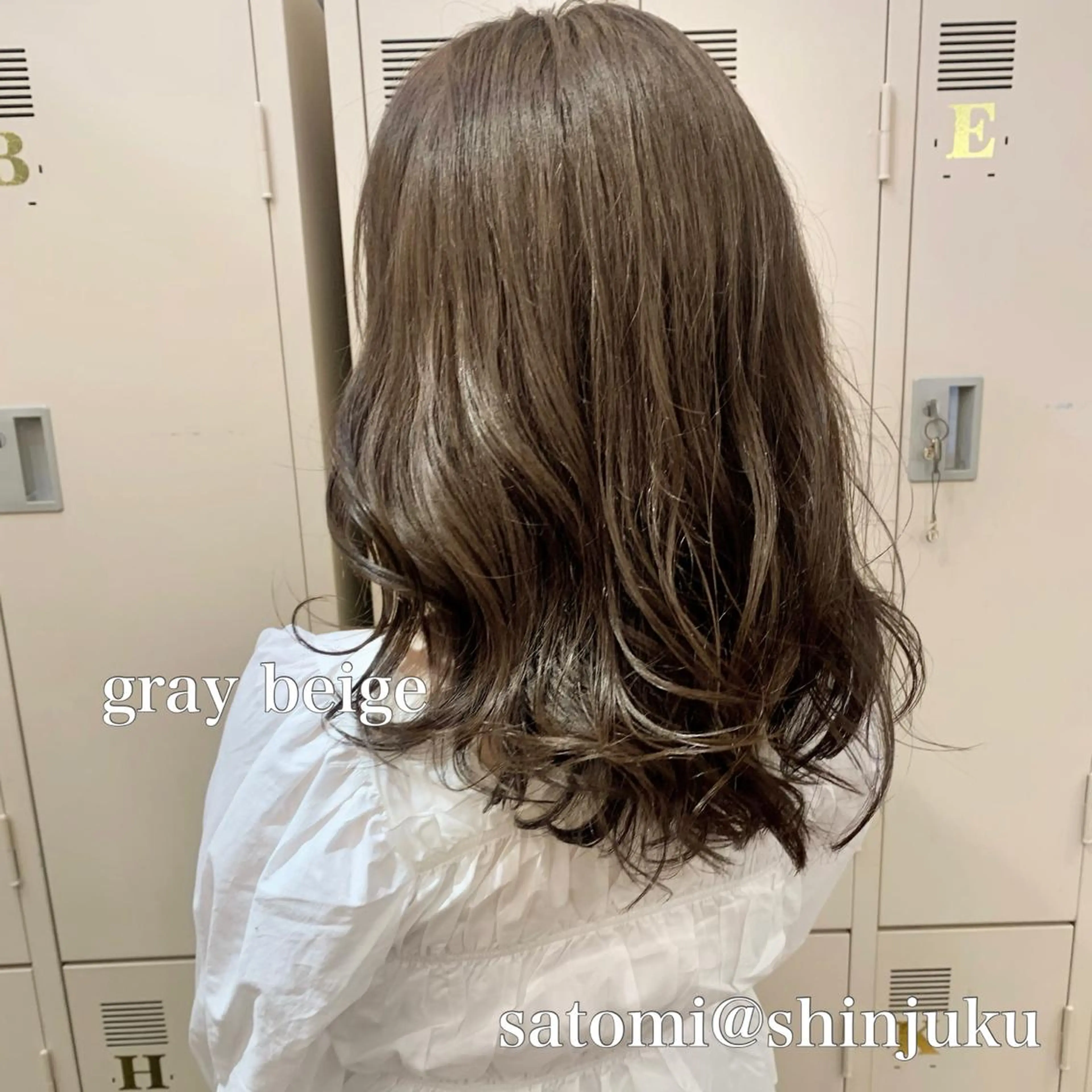 セミロング 淡色ふんわりhair 新宿satomiのヘアスタイル