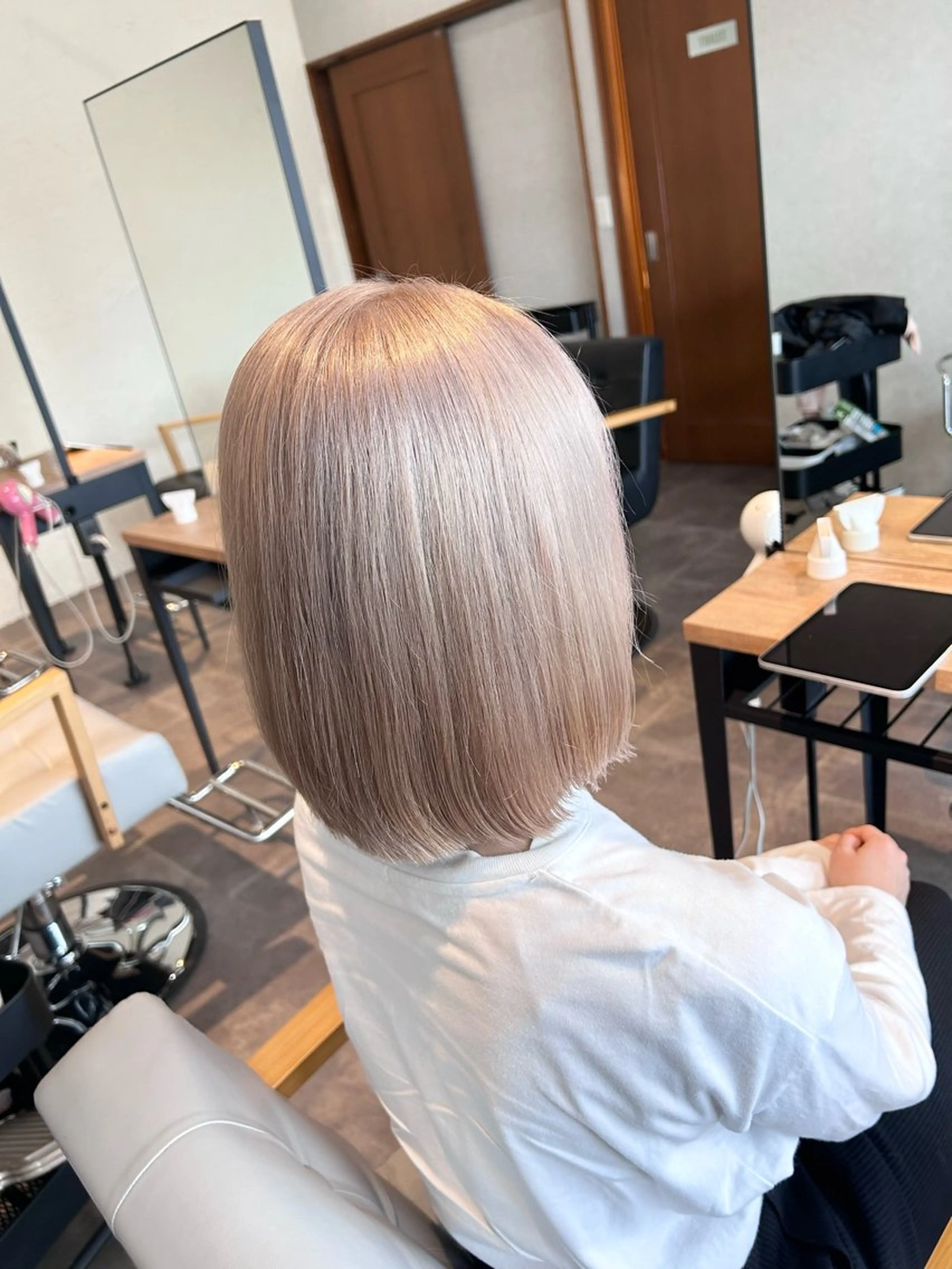 ショート カラー 井手 孔介のヘアスタイル