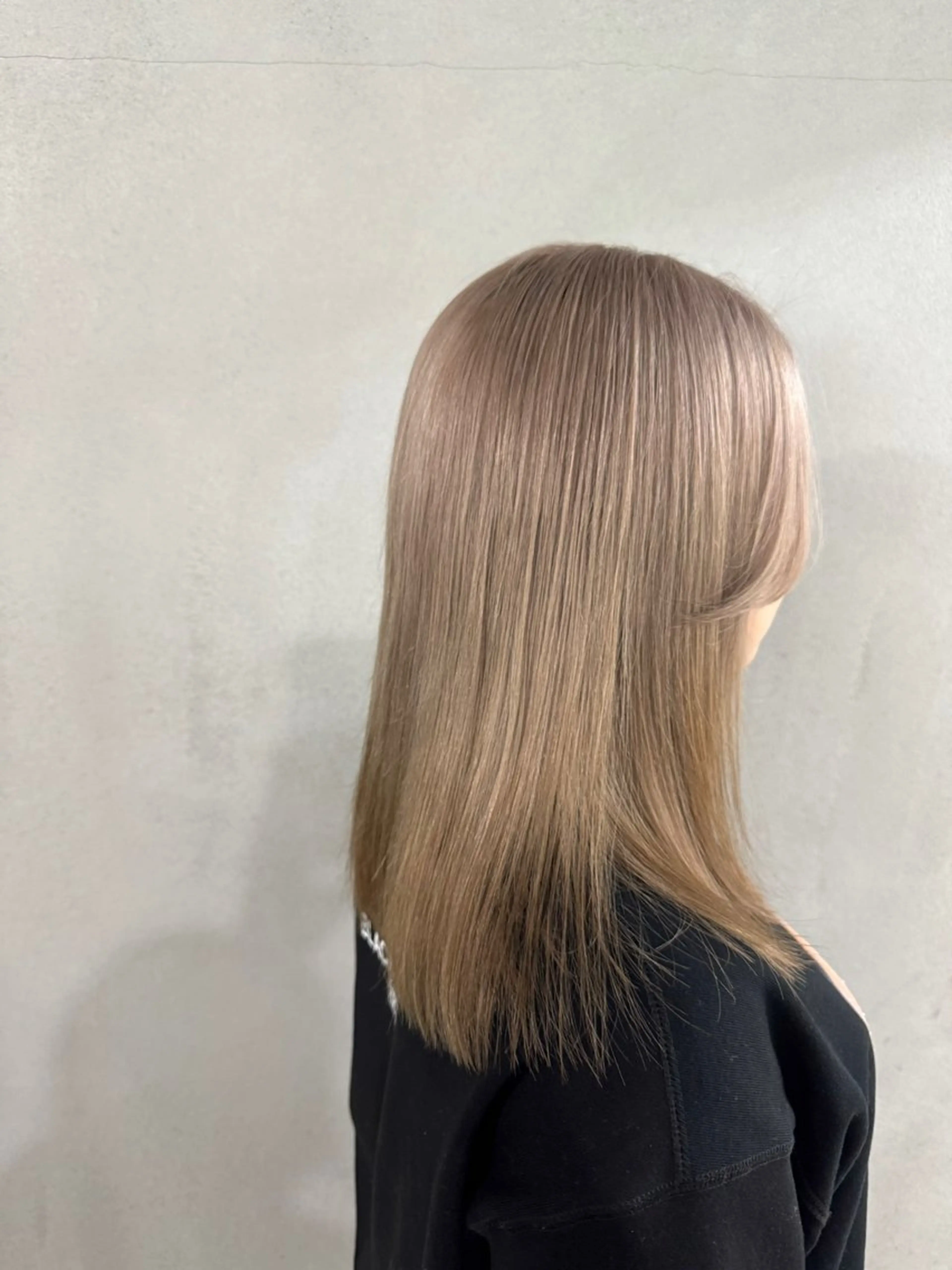 ミディアム カラー ベージュカラー ミルクティーベージュ ヘアカラー トリートメント #tag 佐藤璃美のヘアスタイル