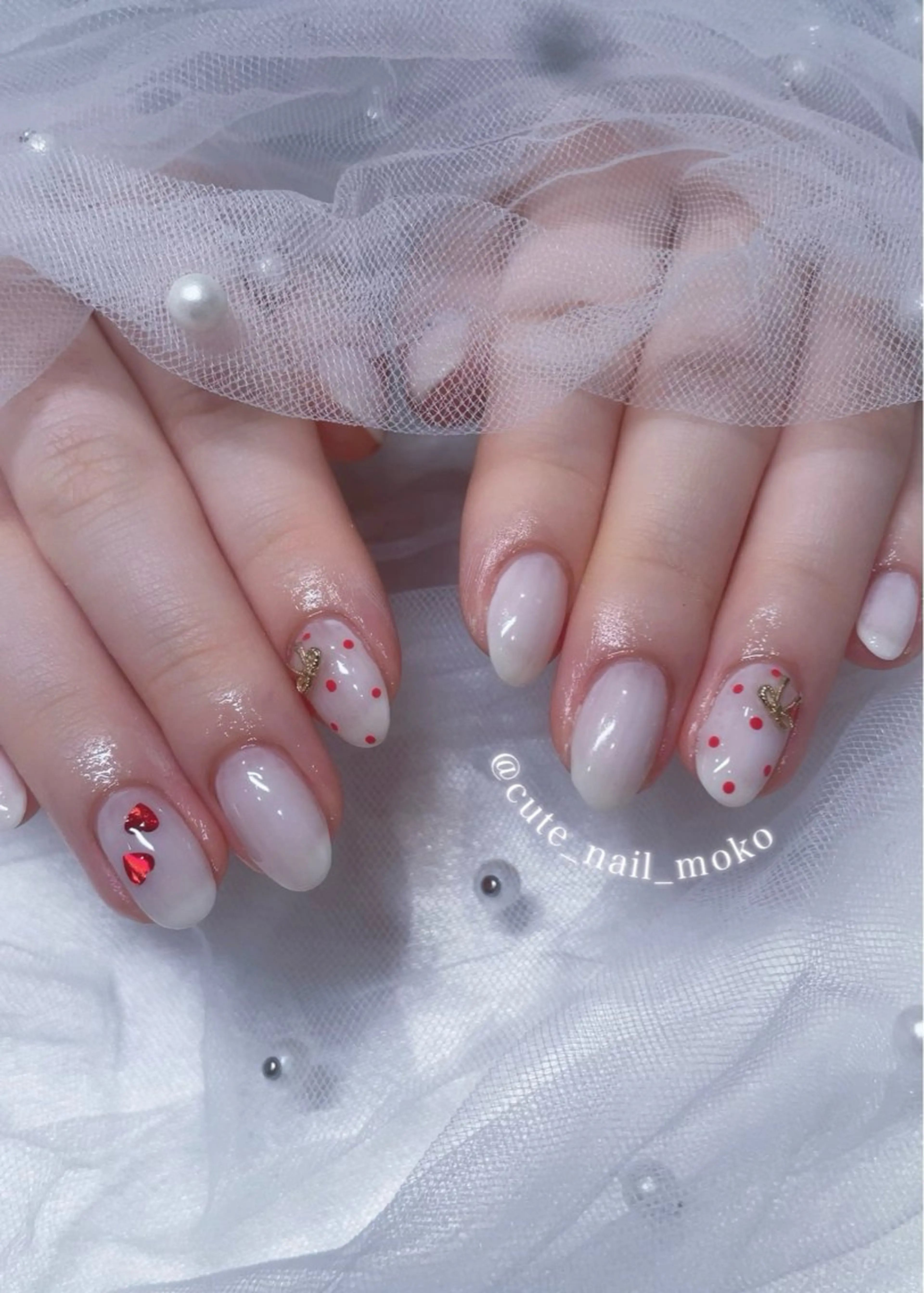 ネイル ️🫧もこ 艶感ネイル🫧のネイルデザイン