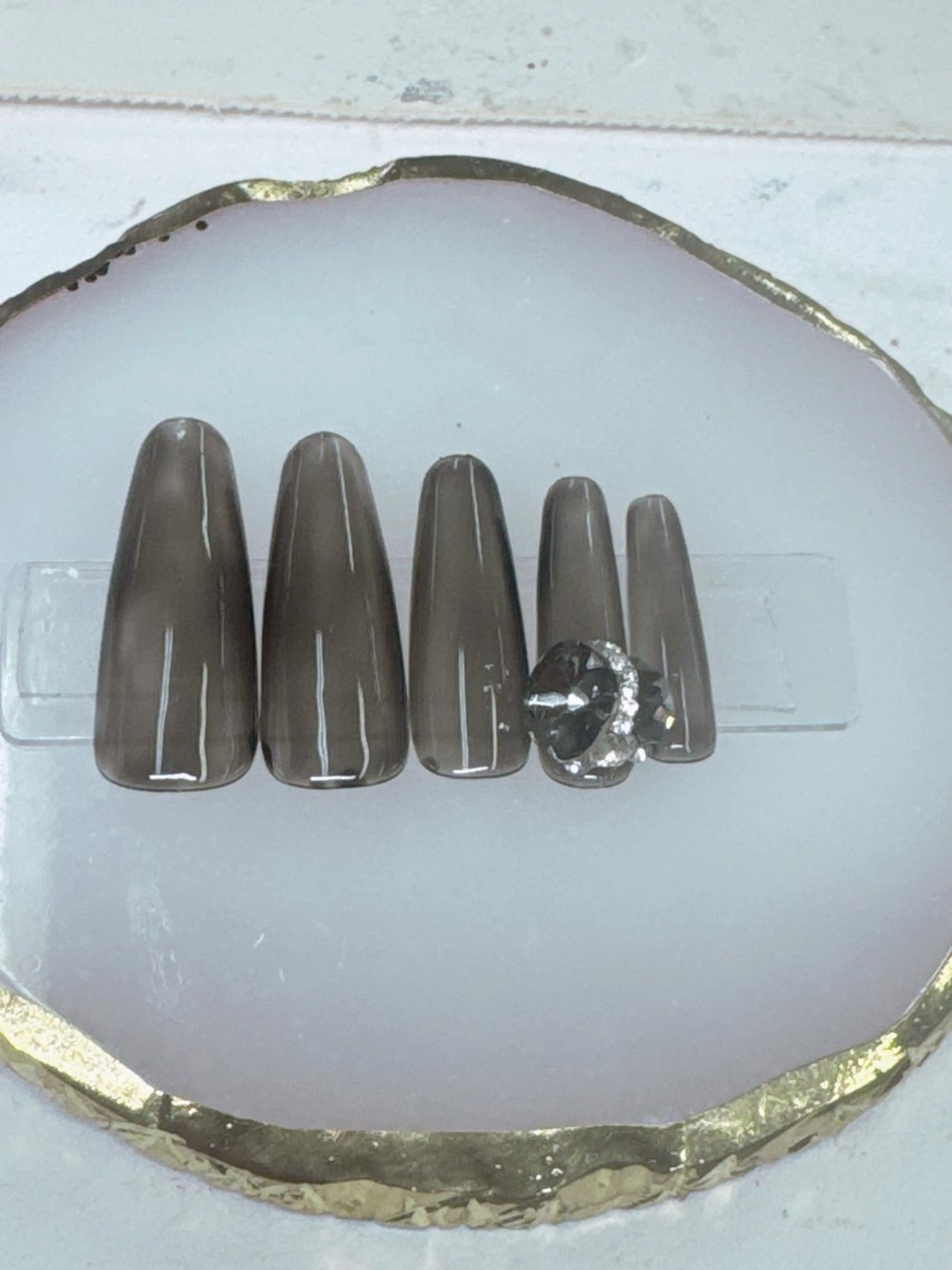 ネイル フレンチネイル ジェルネイル ガラスフレンチ キラキラネイル ワンカラーネイル ハンドネイル Queeens nailのネイルデザイン