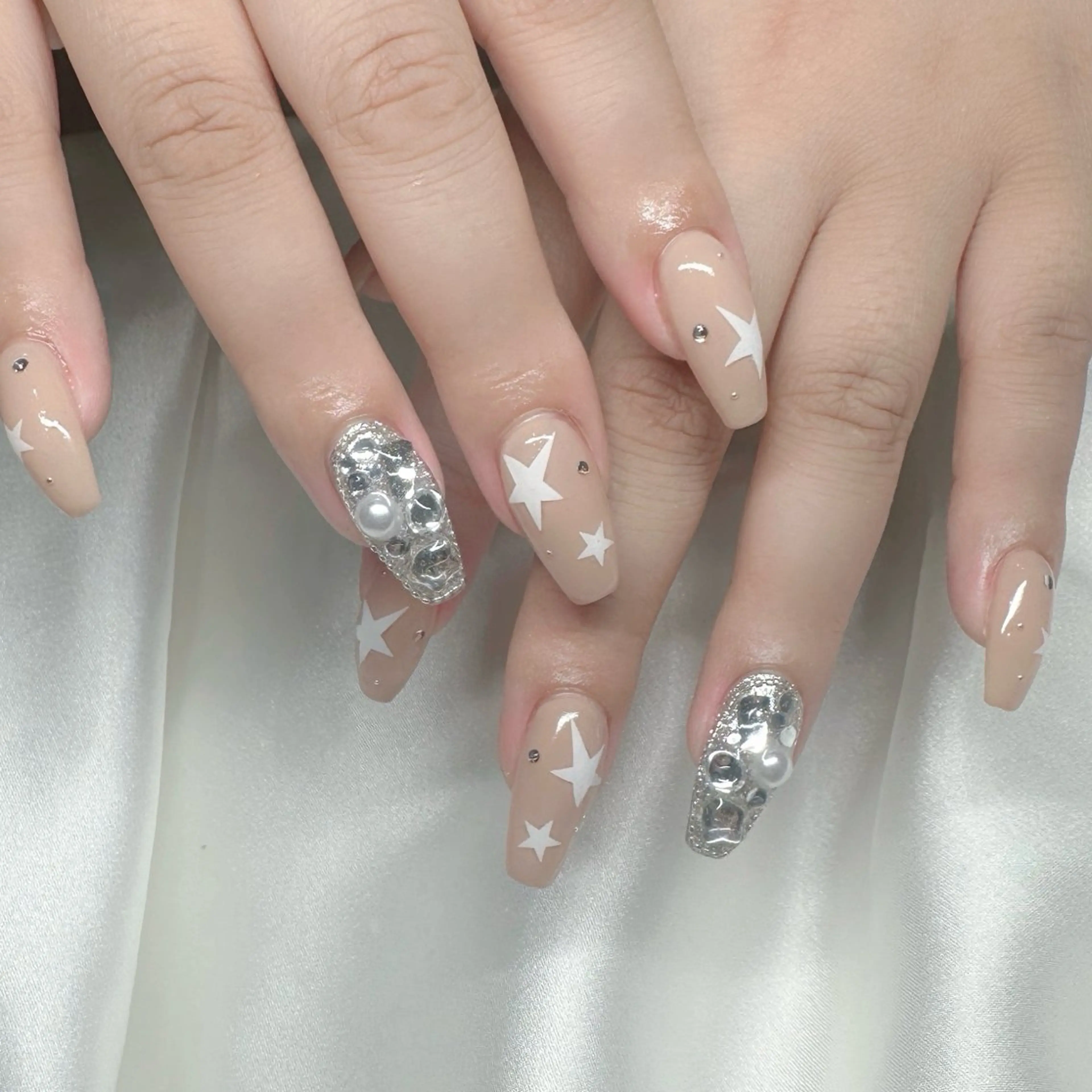 ネイル 韓国ネイル 冬ネイル ハンドネイル L'oeillet所属・L'oeillet HIBIKIのネイルデザイン