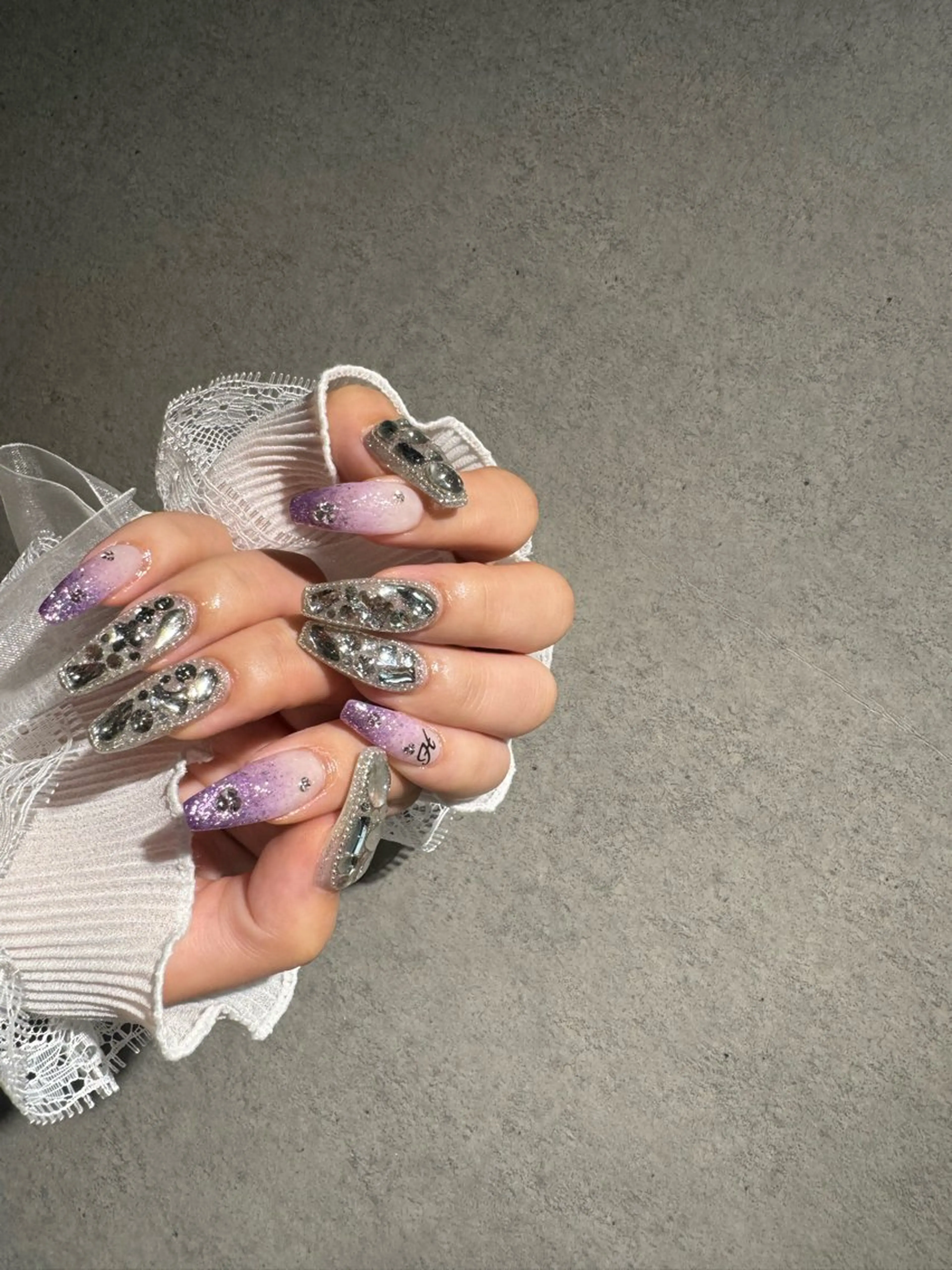 ネイル I-nailロング /ワンホン/キラキラのネイルデザイン