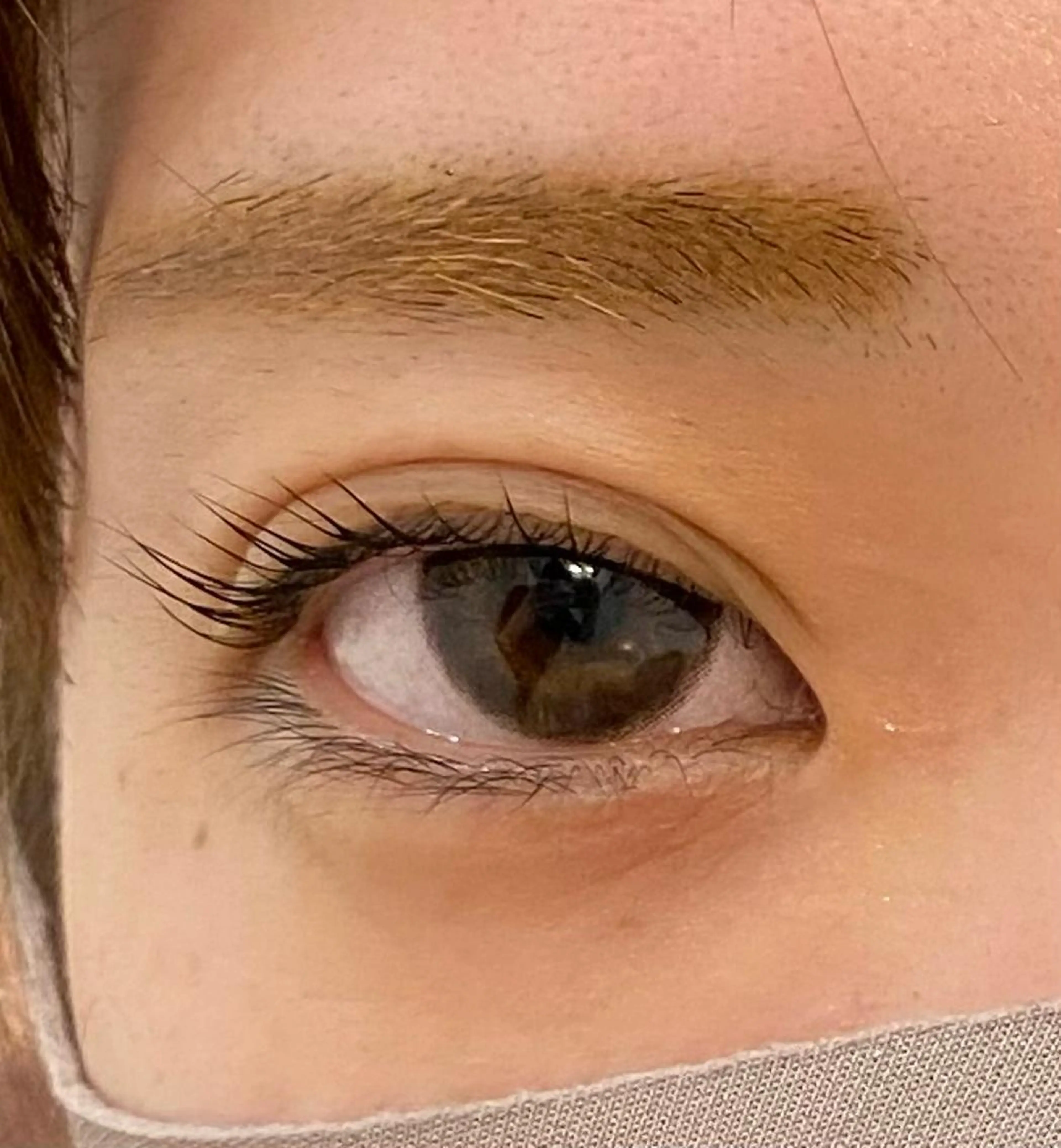 メンズ マツエク・マツパ irieアイリー 鈴木紀美の眉毛・アイブロウイメージ