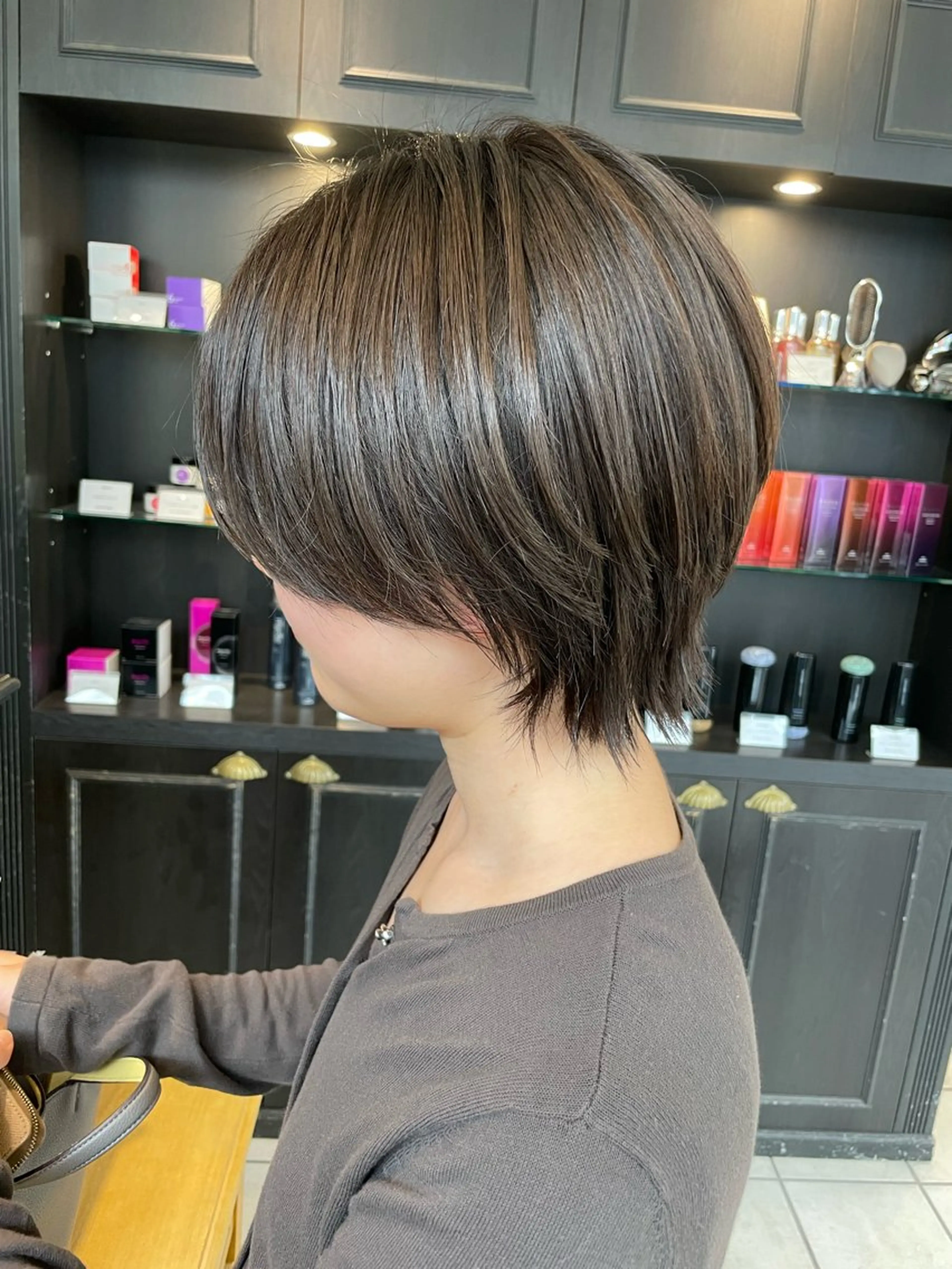 ショート カラー 透明感カラー グレージュ 伸ばしかけ レイヤーカット ショートヘア カット ヘアカラー 透け感/くびれヘア/ レイヤー/カズキ🍭のヘアスタイル