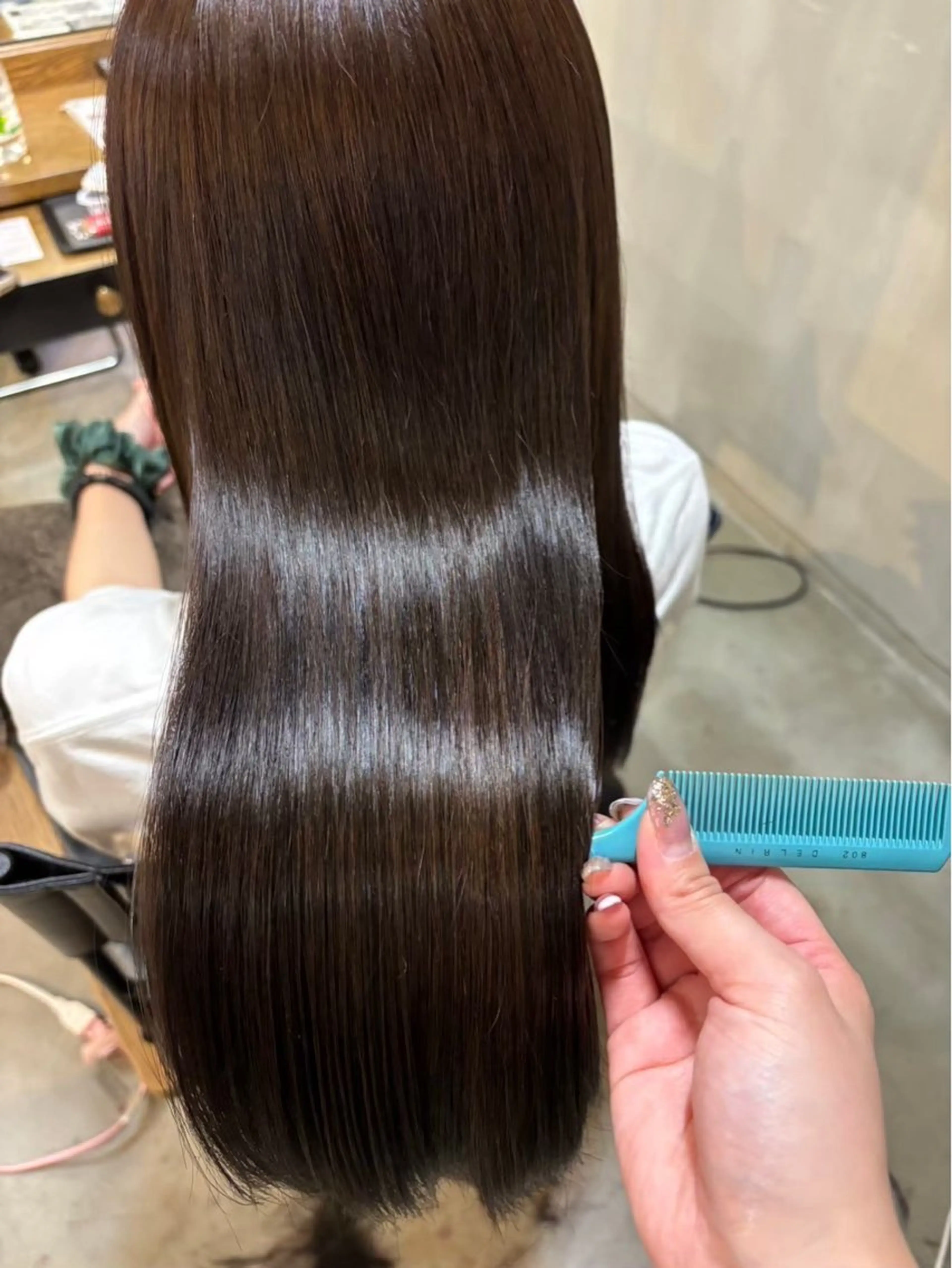 【半額以下✨】髪質改善ストレート&ケア剤入りワンカラーの写真