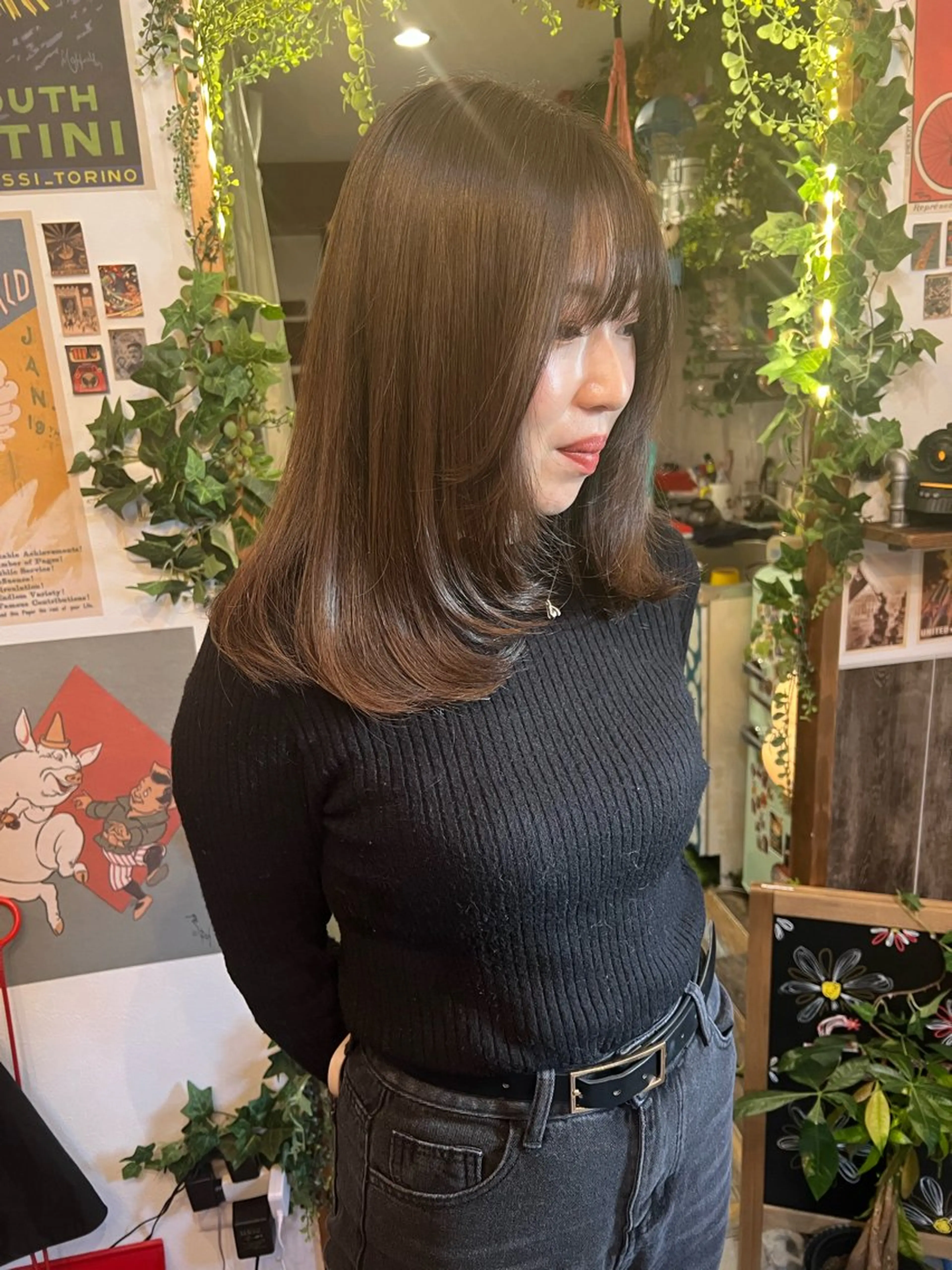 ミディアム カラー グレージュ オリーブグレージュ オリーブグレー レイヤーカット カット ヘアカラー トリートメント カラーパティシエ facce🌼ikoのヘアスタイル