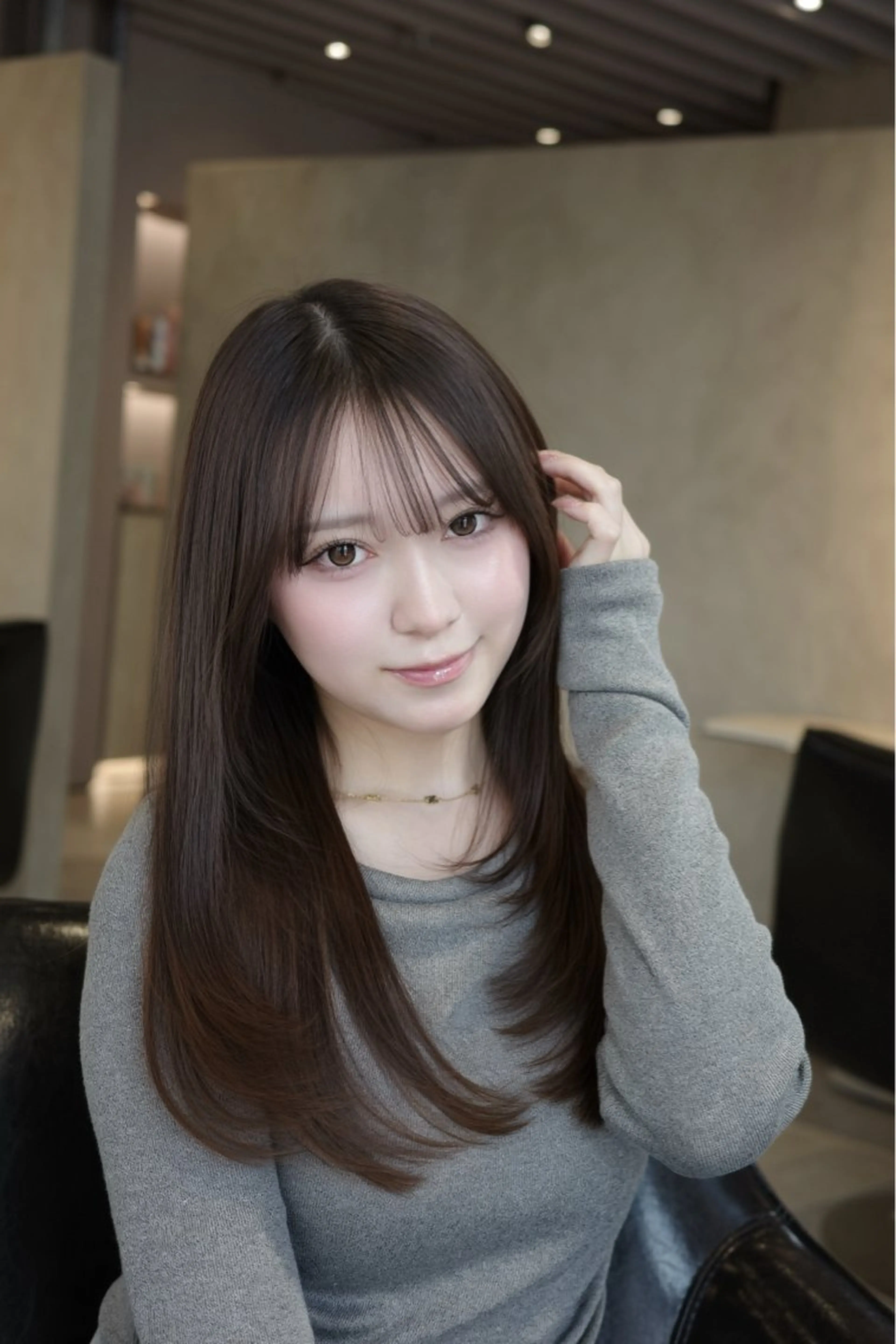 セミロング 髪質改善 レイヤーカット 似合わせカット 美顔形成｜酒井 ｜青山のヘアスタイル