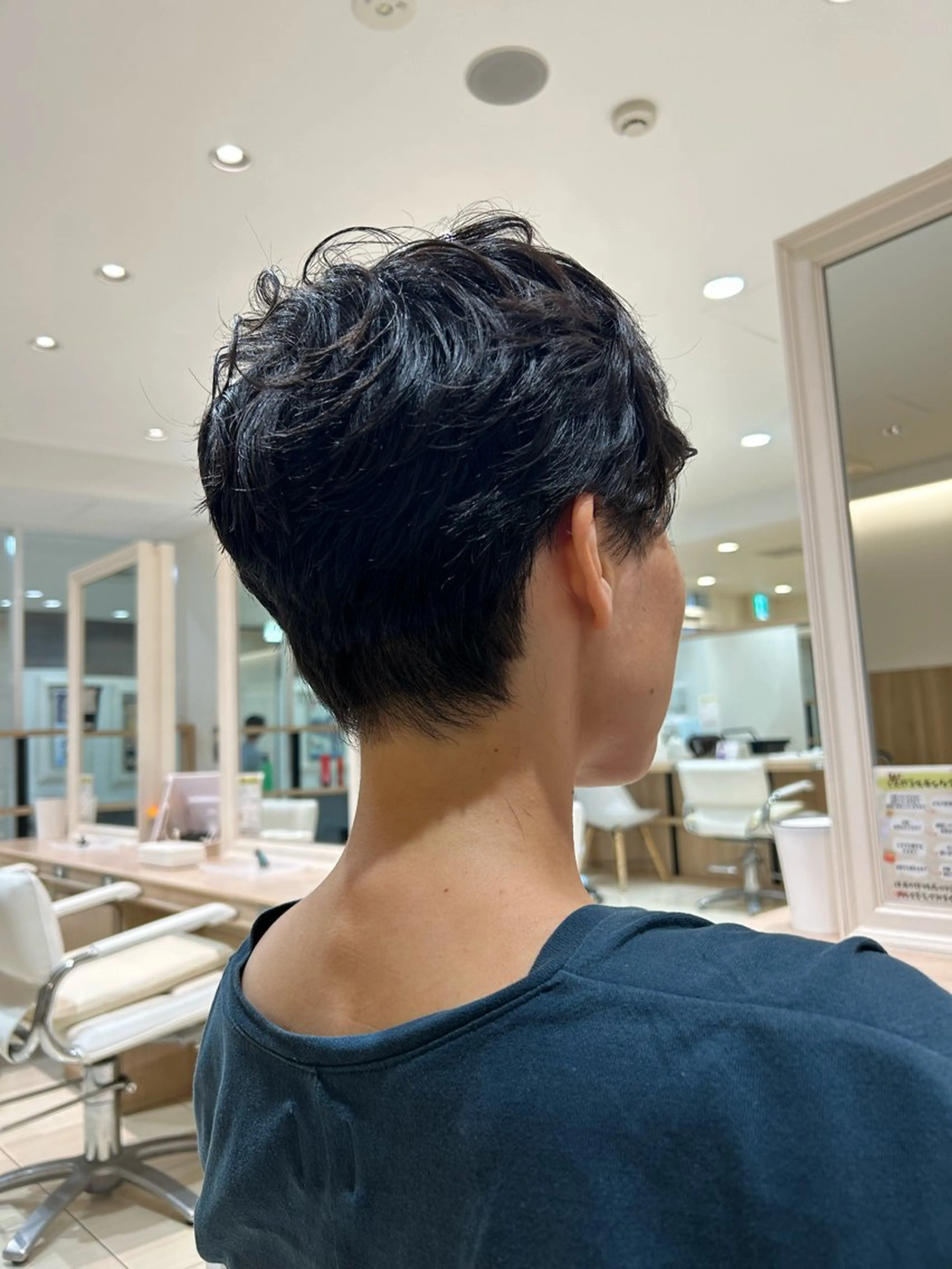 ショート 銀座シロー　村山 レツのヘアスタイル
