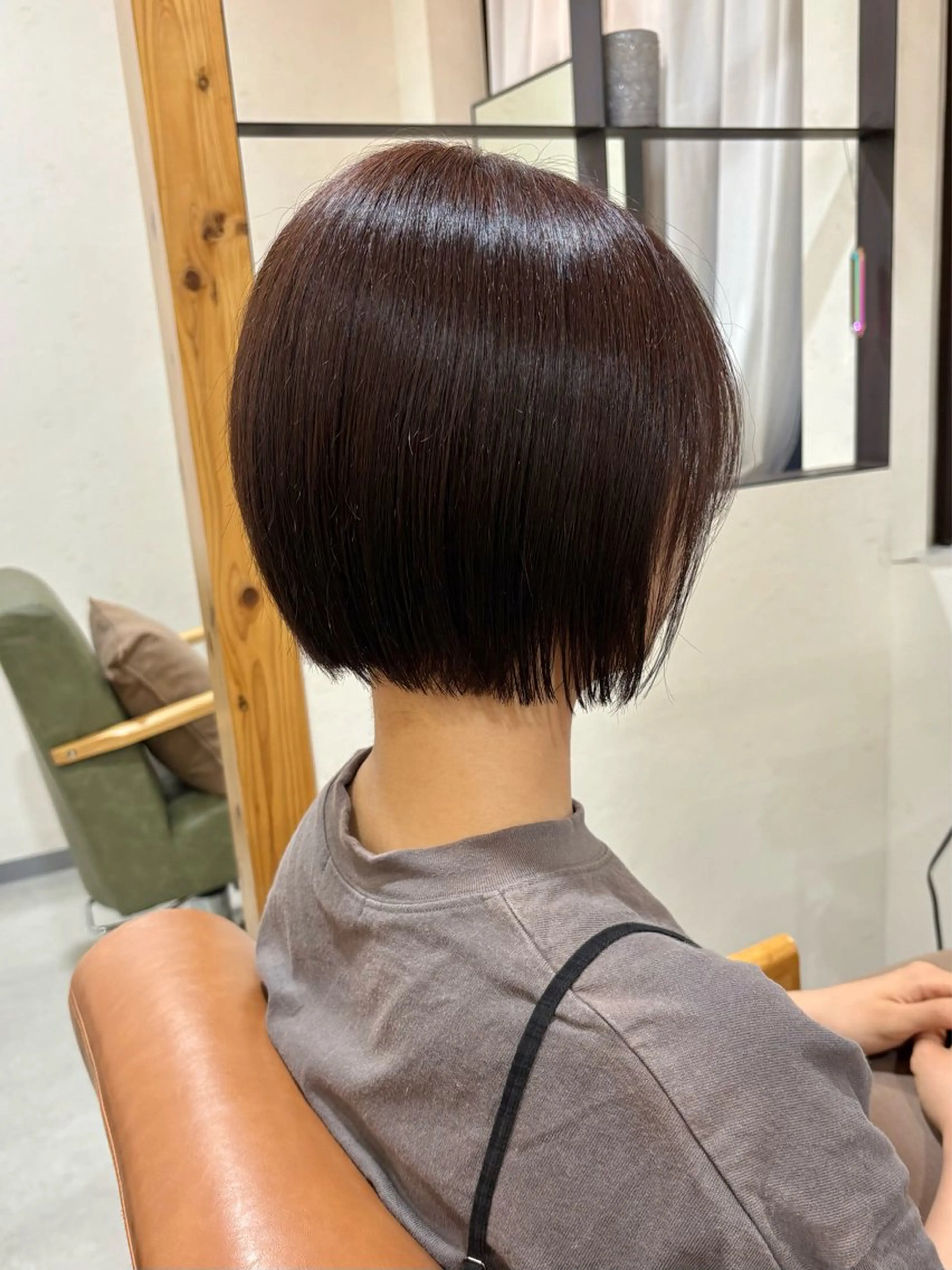 ショート 切りっぱなしボブ ピンクブラウン ボブ 艶感暖色カラー /透明感/瀬戸山舞のヘアスタイル