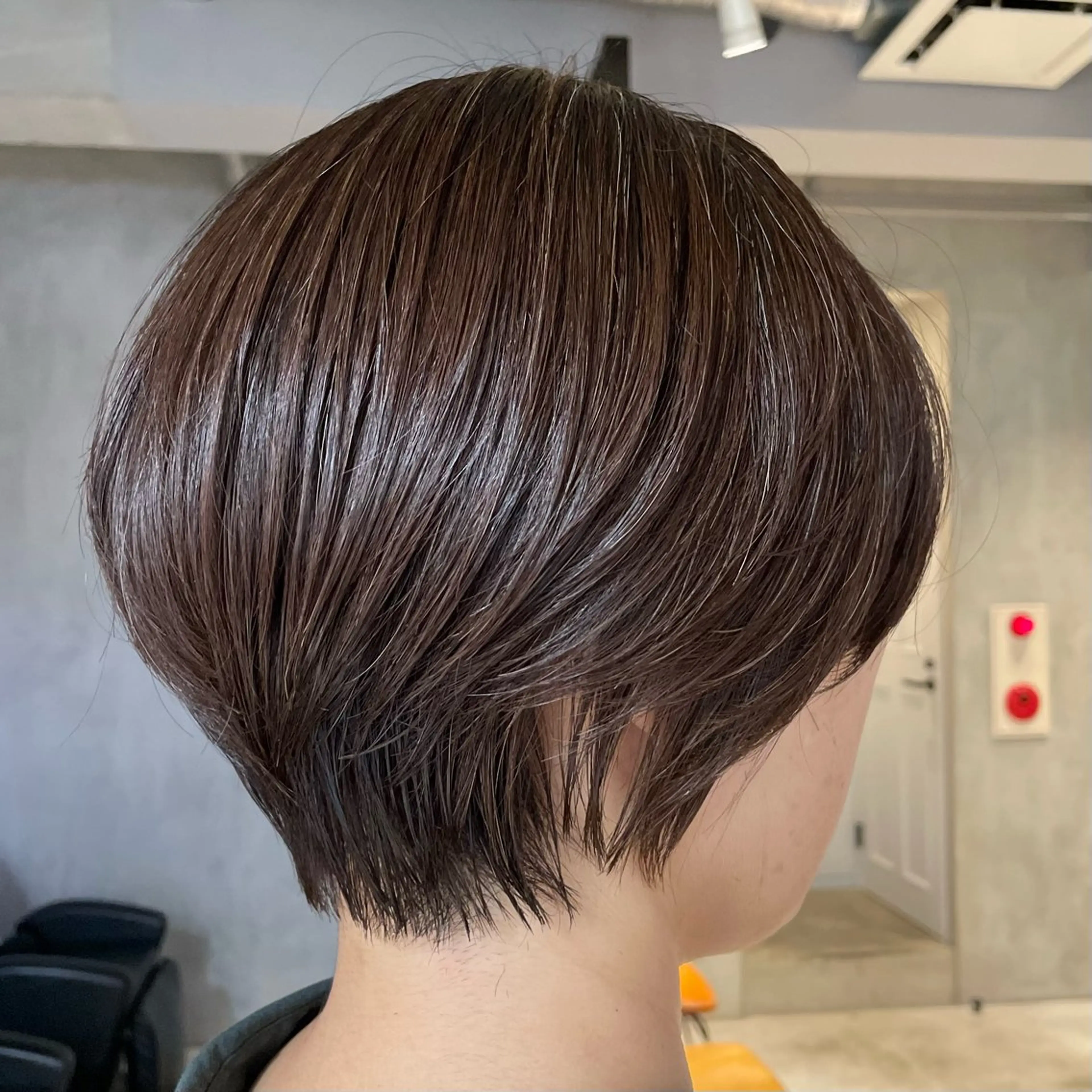 ショート カラー ブラウンカラー ひなた / elima調布のヘアスタイル