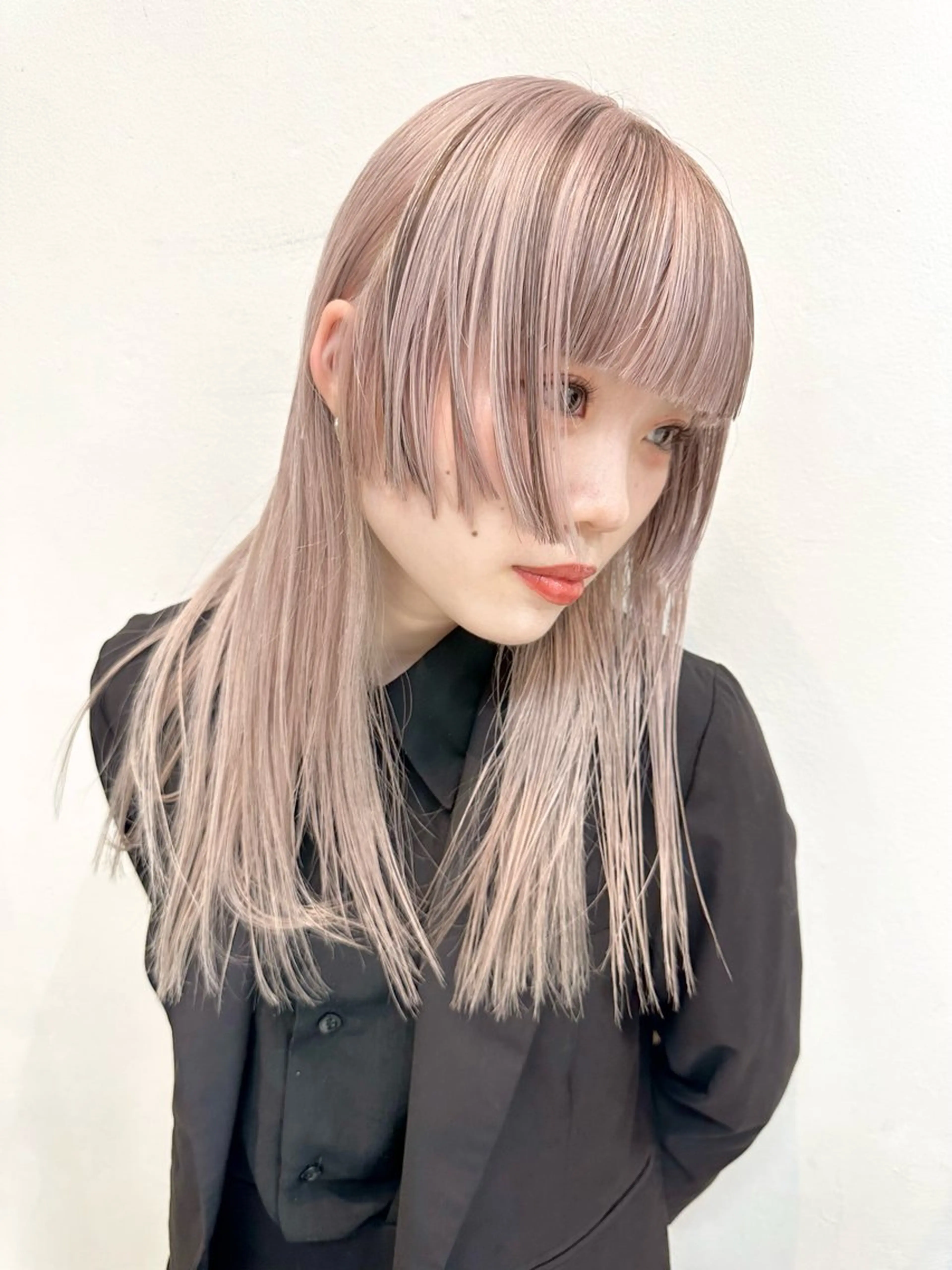 セミロング カラー デザインカラー ヘアカラー トリートメント ヘッドスパ ヘアセット kai .のヘアスタイル