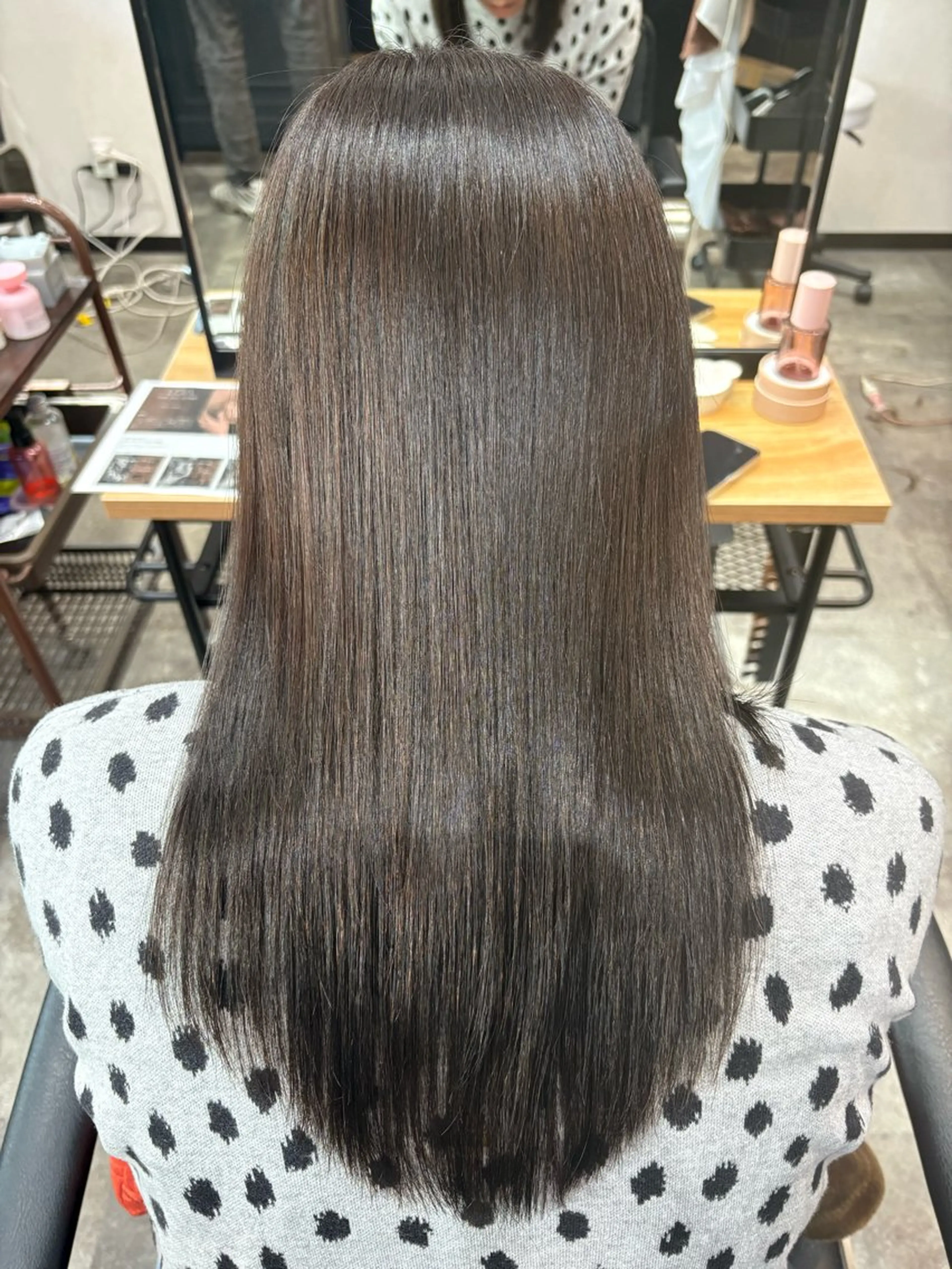 ミディアム 井上 美織のヘアスタイル