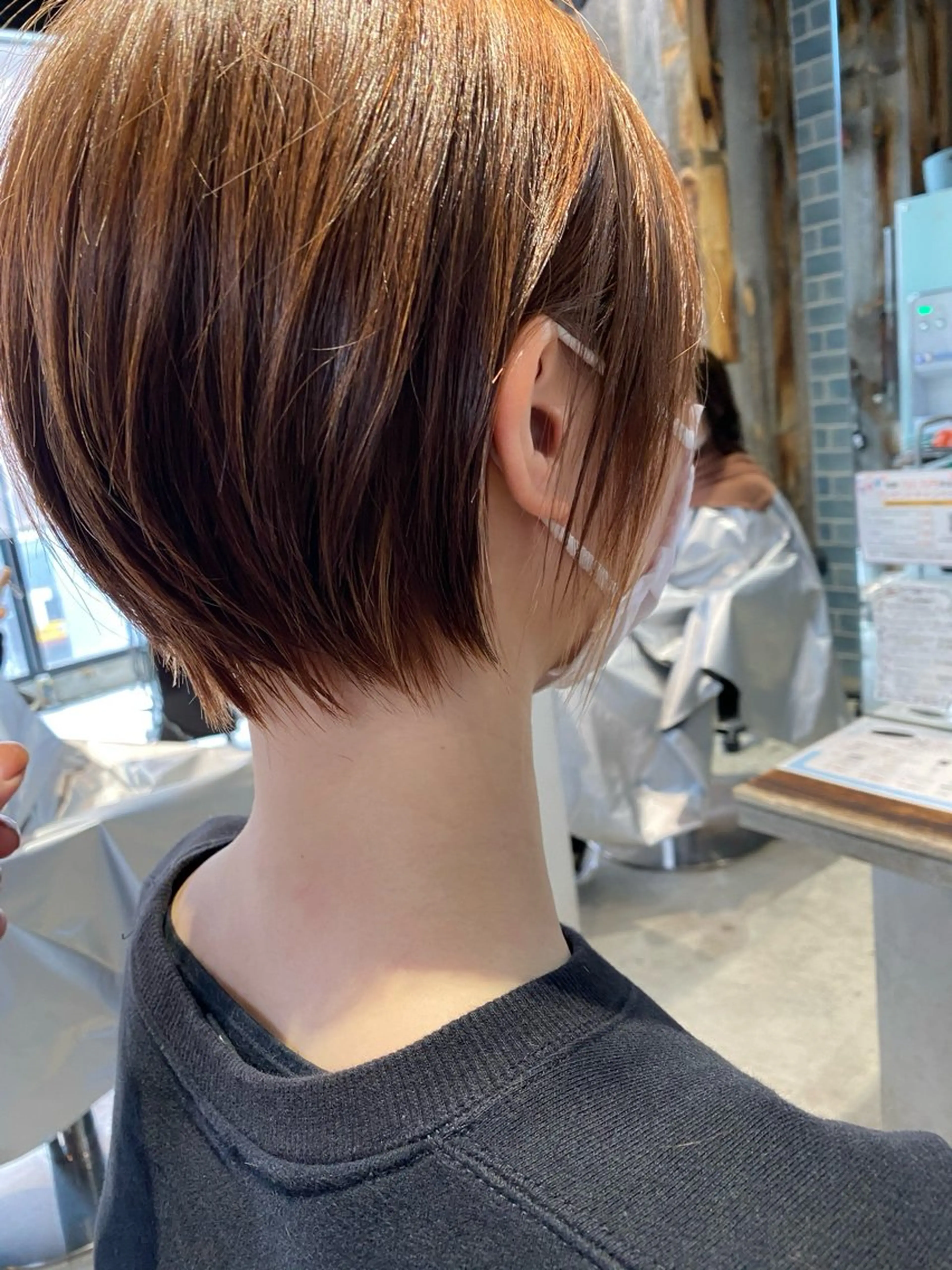 ショート カラー レイヤーカット/前髪 顔まわり/大田哲也のヘアスタイル
