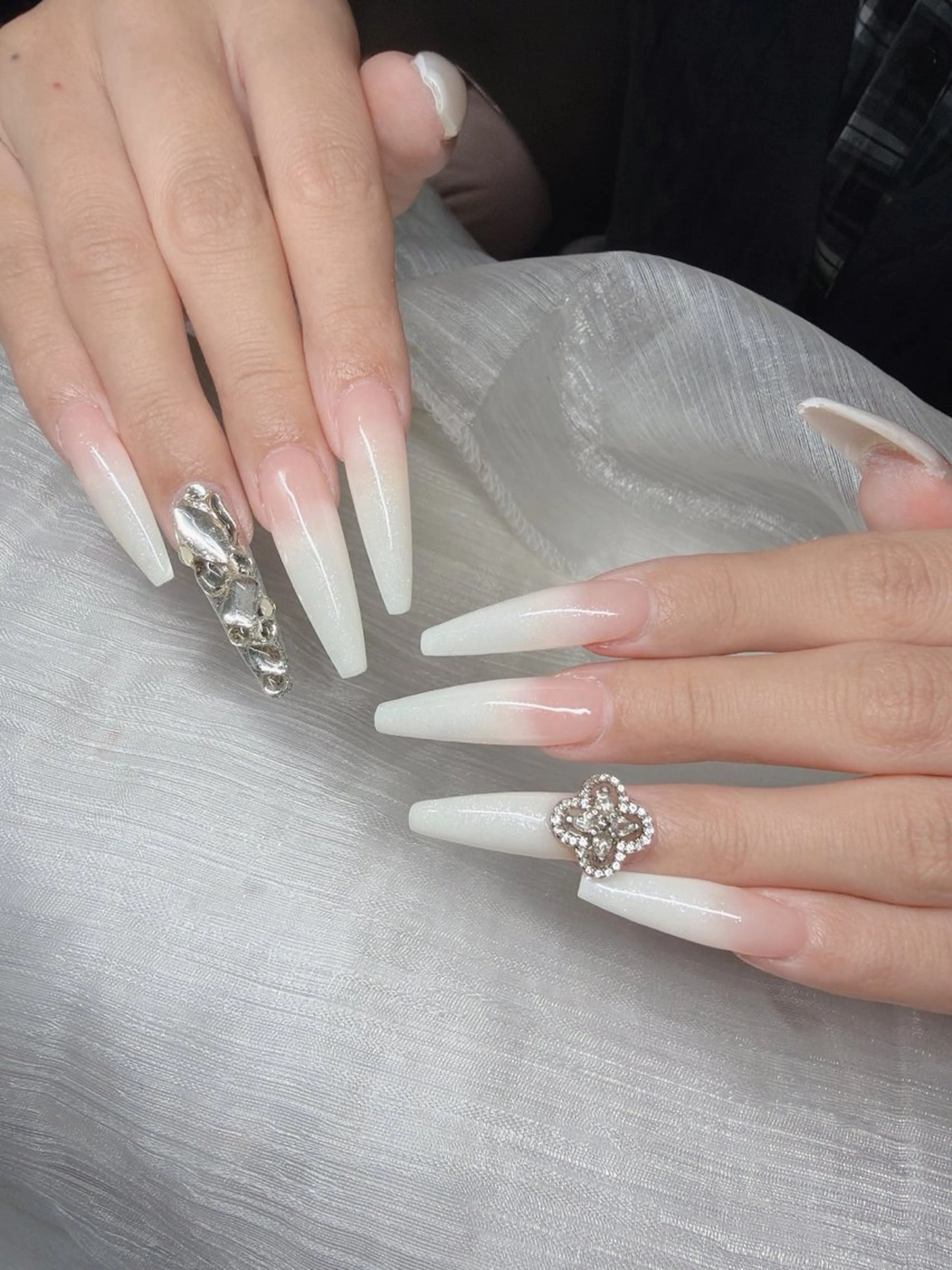 ネイル ハンドネイル Lee Nailsのネイルデザイン