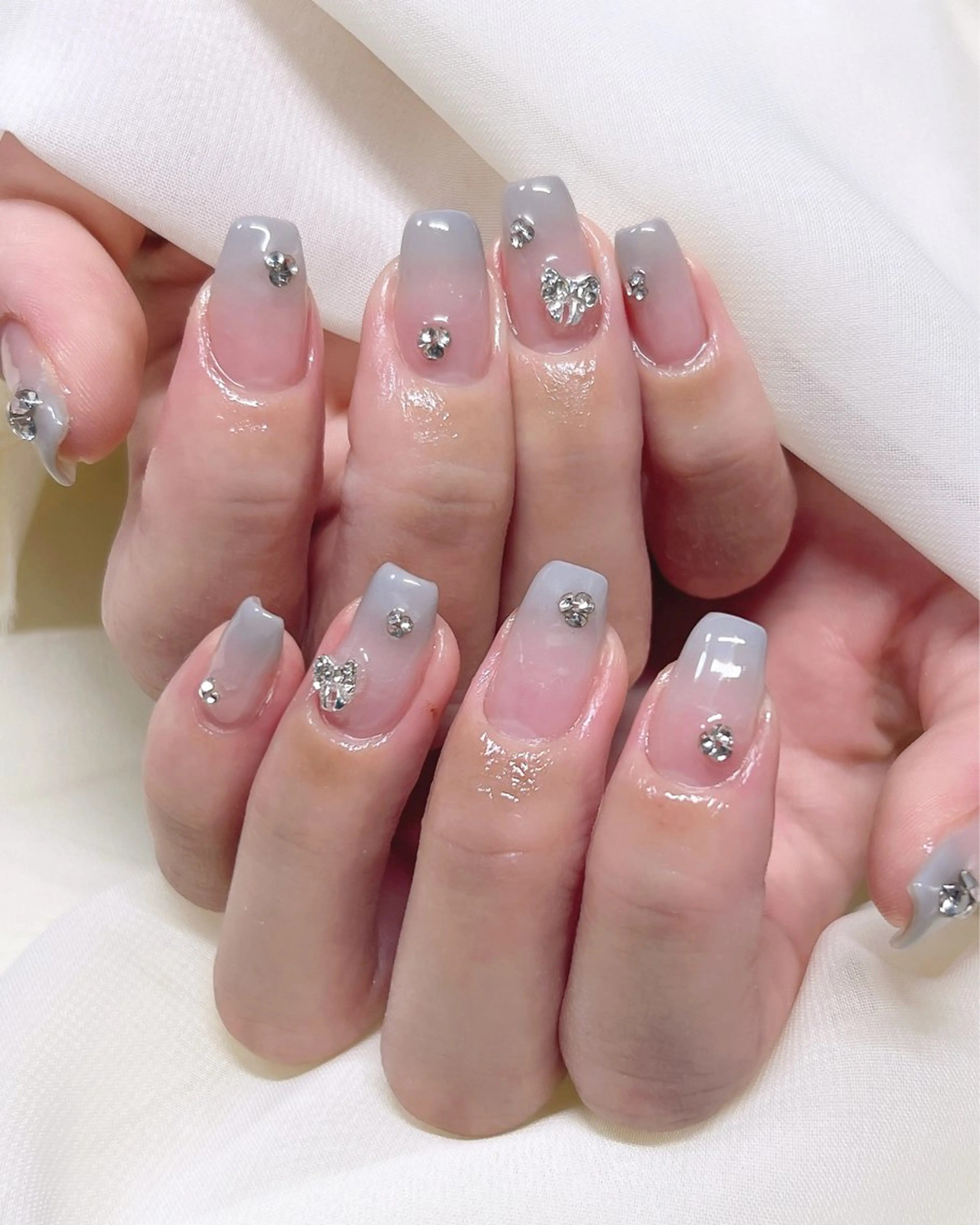 ネイル リボン シンプルネイル nail salon MUAのネイルデザイン