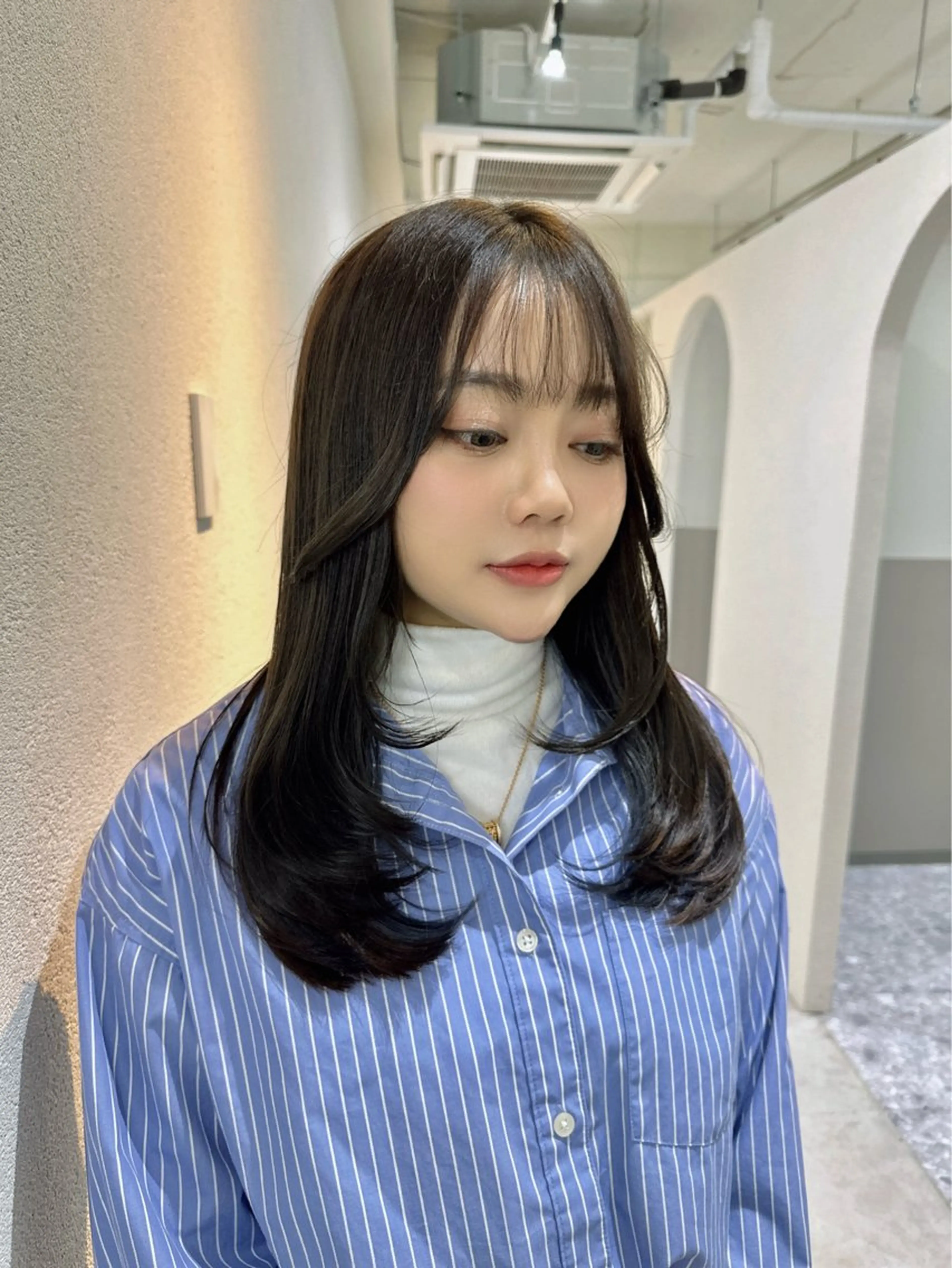 ミディアム 韓国レイヤー透明感 カラーヨウスケのヘアスタイル