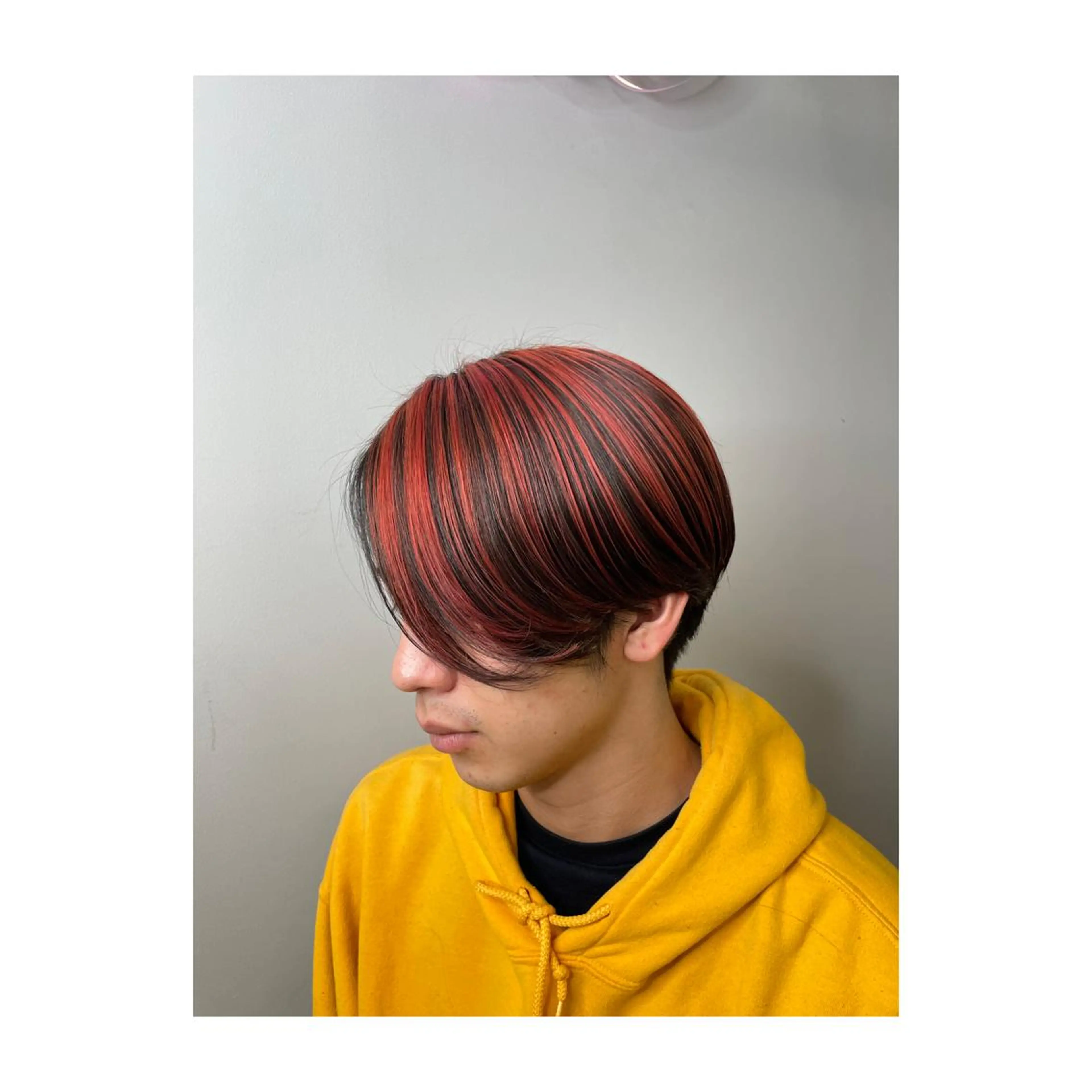 セミロング カラー メンズ アイブロウ メンズバレイヤージュ メンズブリーチ メンズハイライト メンズハイトーン メンズインナーカラー カット ヘアカラー トリートメント ヘッドスパ ヘアセット 二ヶ月綺麗が続くレ イヤー/星野六三四のヘアスタイル