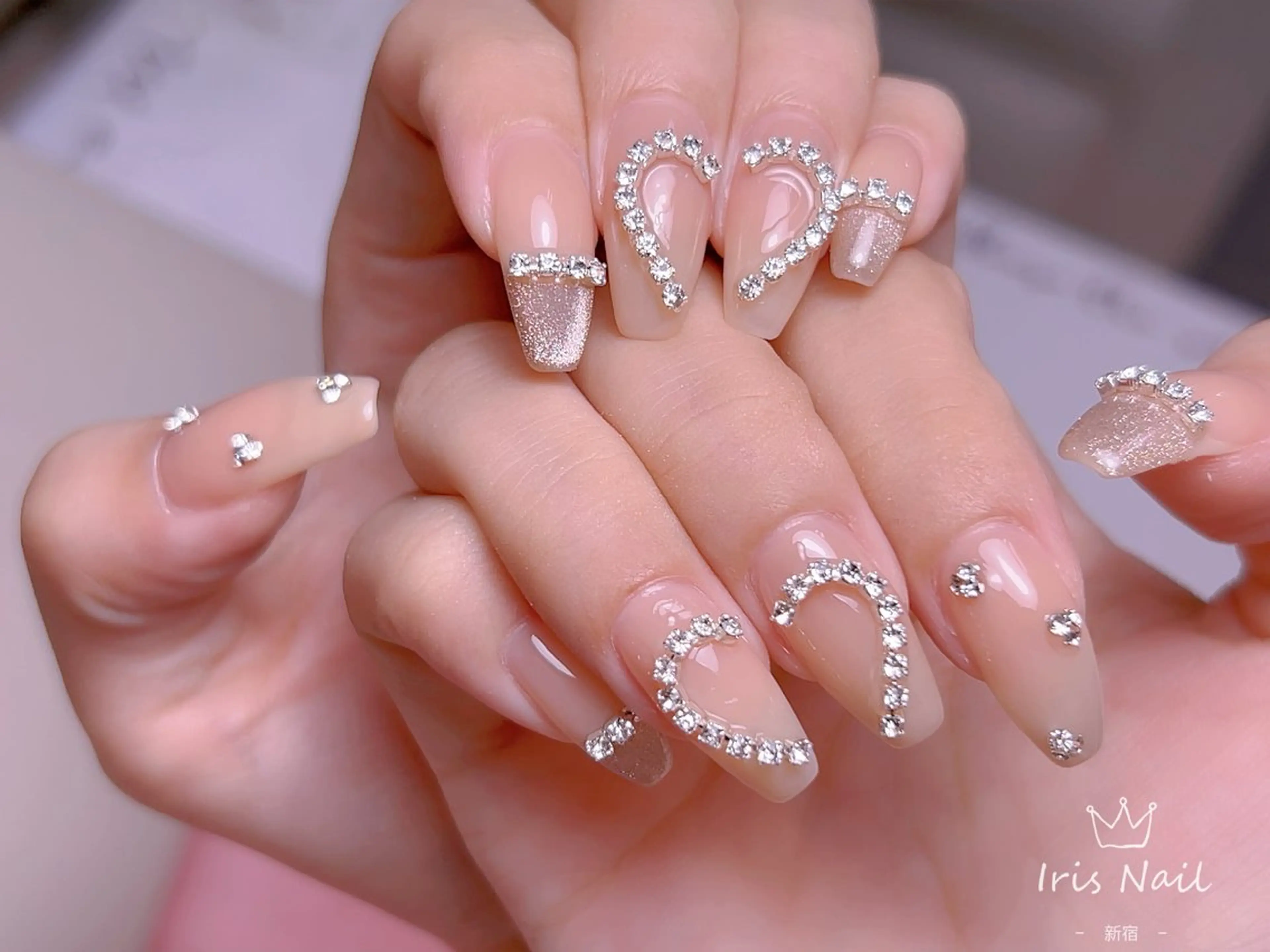 ネイル フレンチネイル ジェルネイル グラデーション 韓国ネイル マグネットネイル ハンドネイル 【長さ出し】 IRIS NAILのネイルデザイン