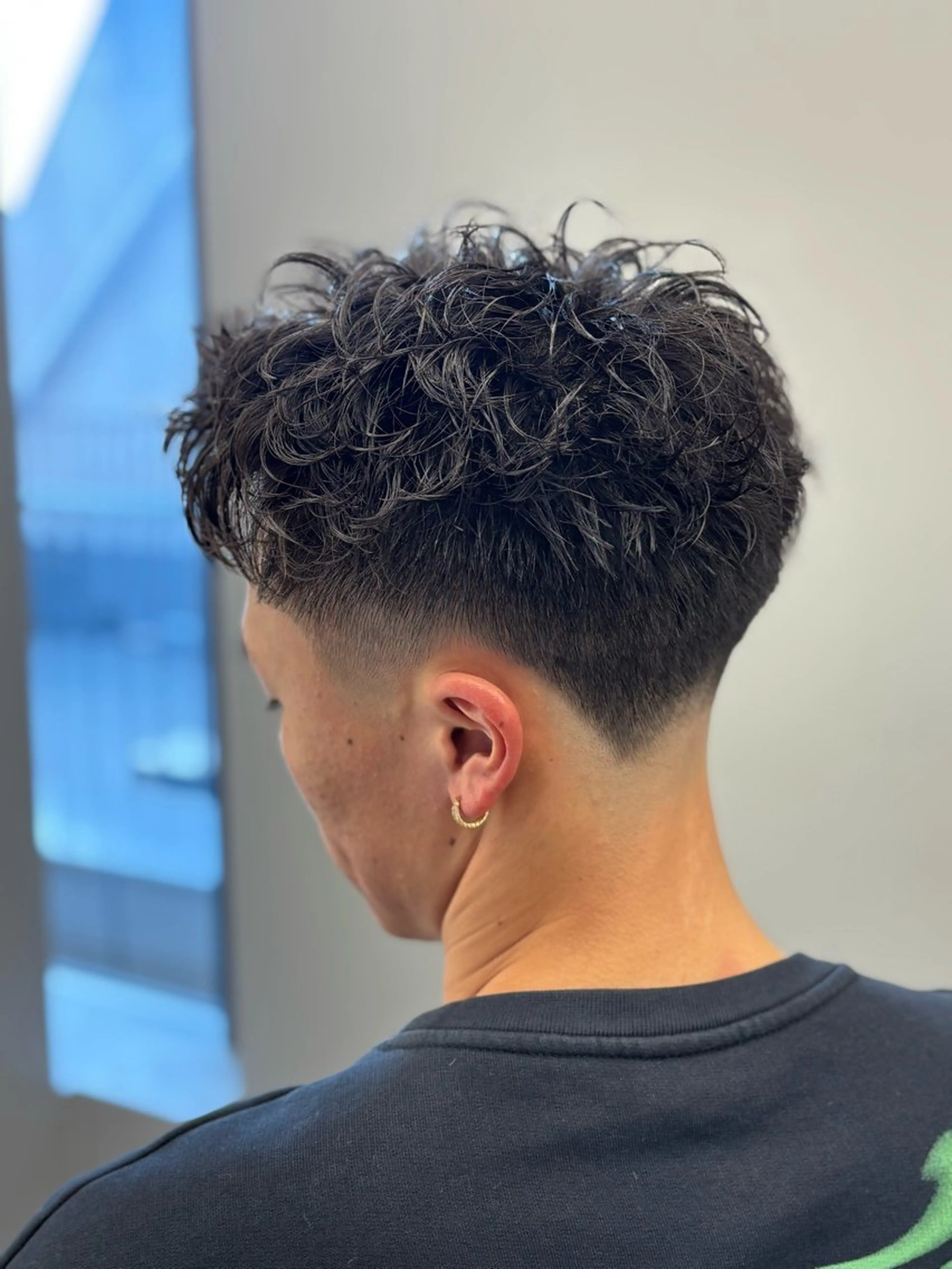 ショート パーマ メンズ フェードカット メンズパーマ スパイキーショート ショートヘア アーバンスタジオ ハルチカのヘアスタイル