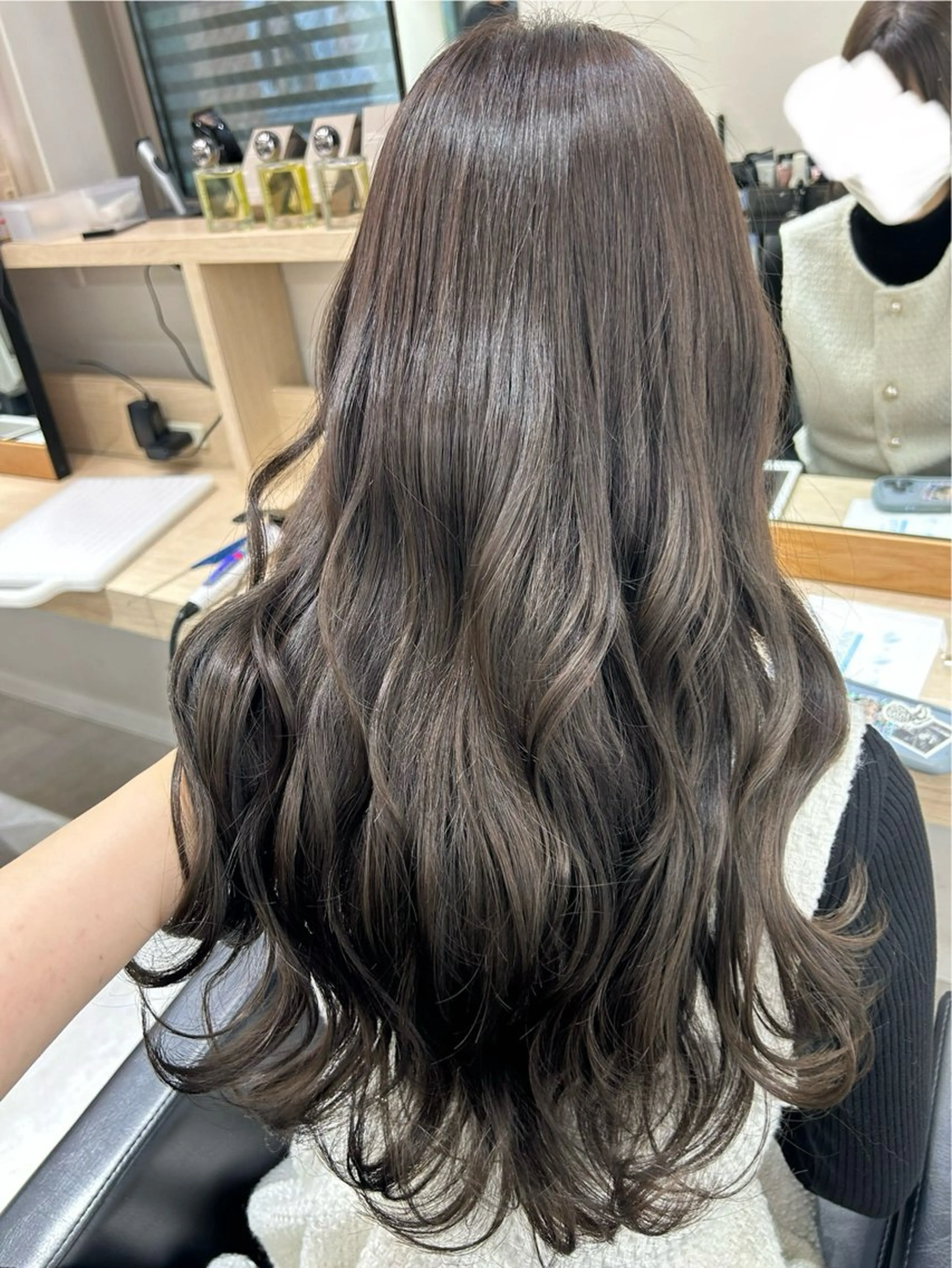 ロング カラー カット ヘアカラー トリートメント 🤍透明感/韓国風 🤍サクラギヒトミのヘアスタイル