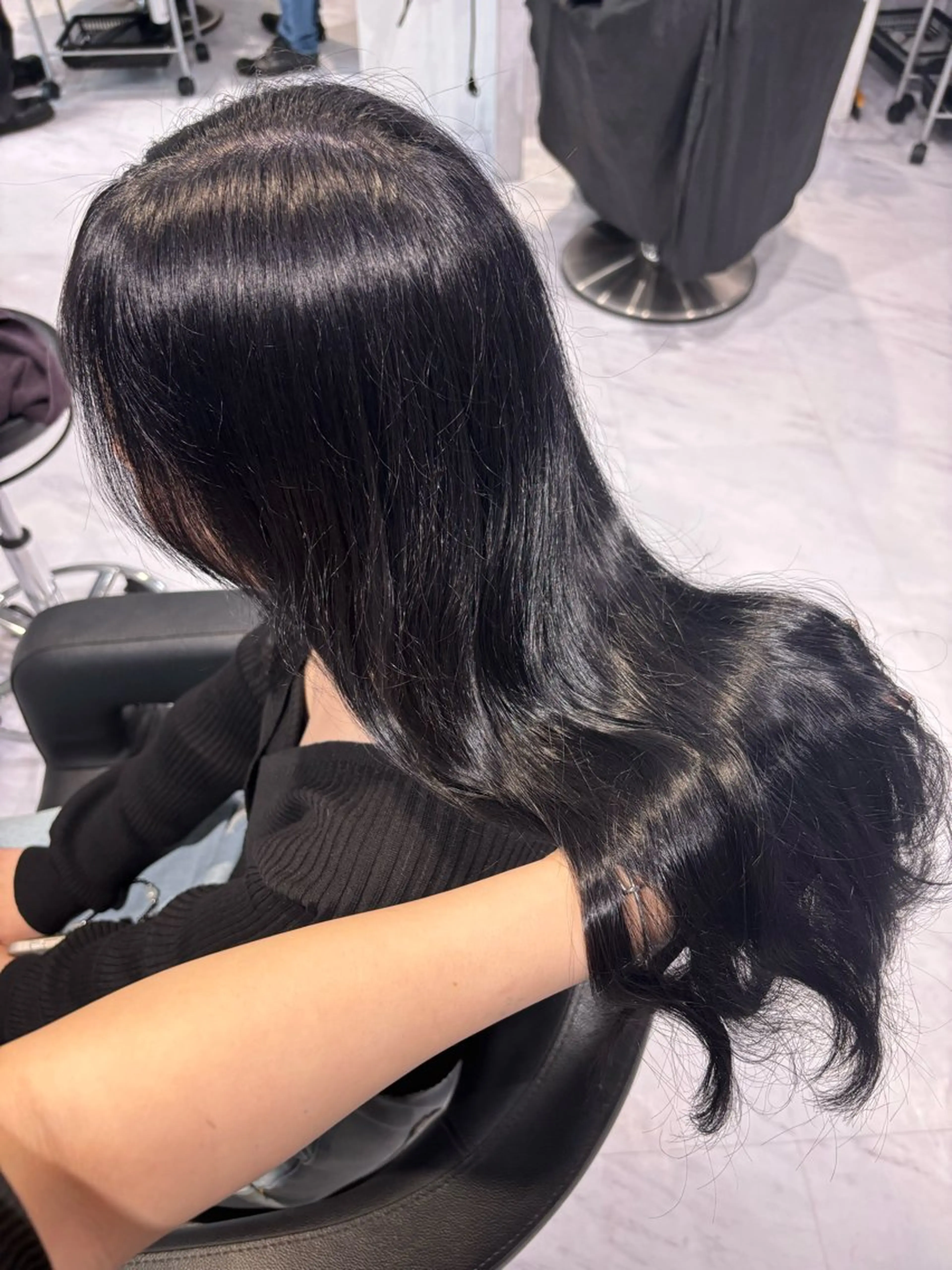 ロング カラー 黒髪 ブルーカラー ブルーブラック ヘアカラー トリートメント ヘッドスパ ヘアセット 表参道♡暗髪♡ 艶カラー♡アユミのヘアスタイル