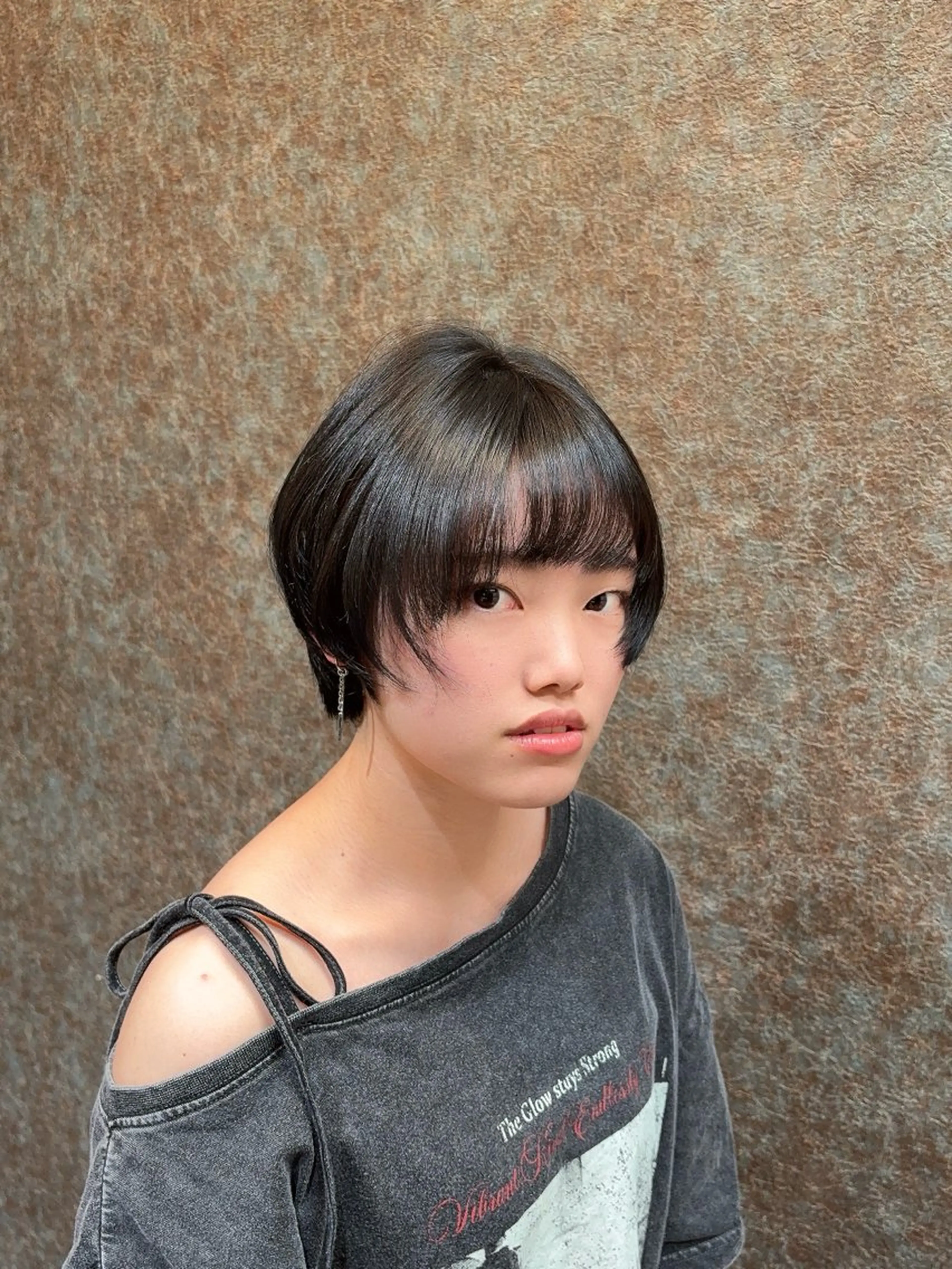 ショート 顔周りカット レイヤーカット 衛藤 澄玲のヘアスタイル